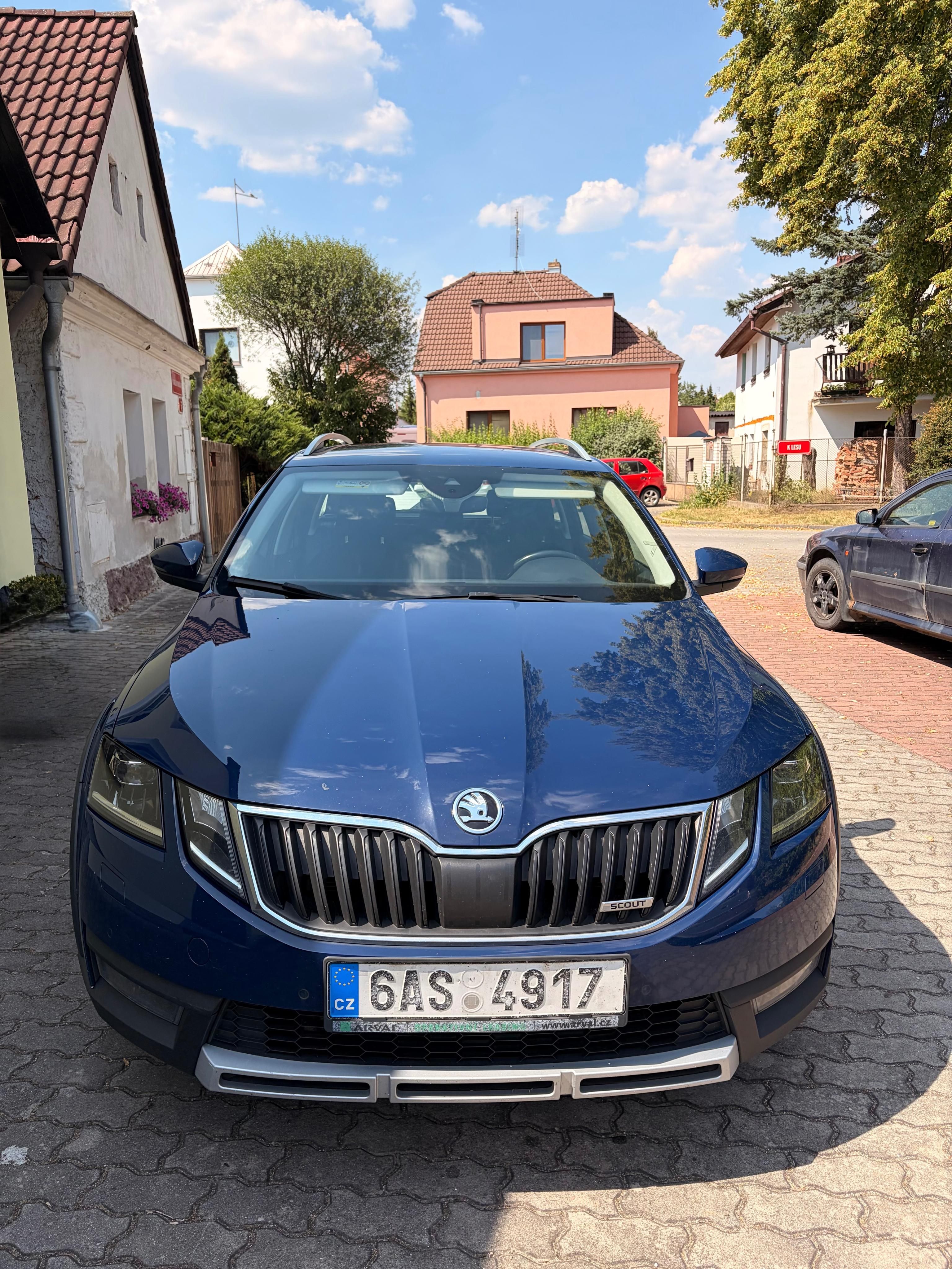 Škoda Octavia, 2.0 TDI Scout 4x4 DSG - fotka 2