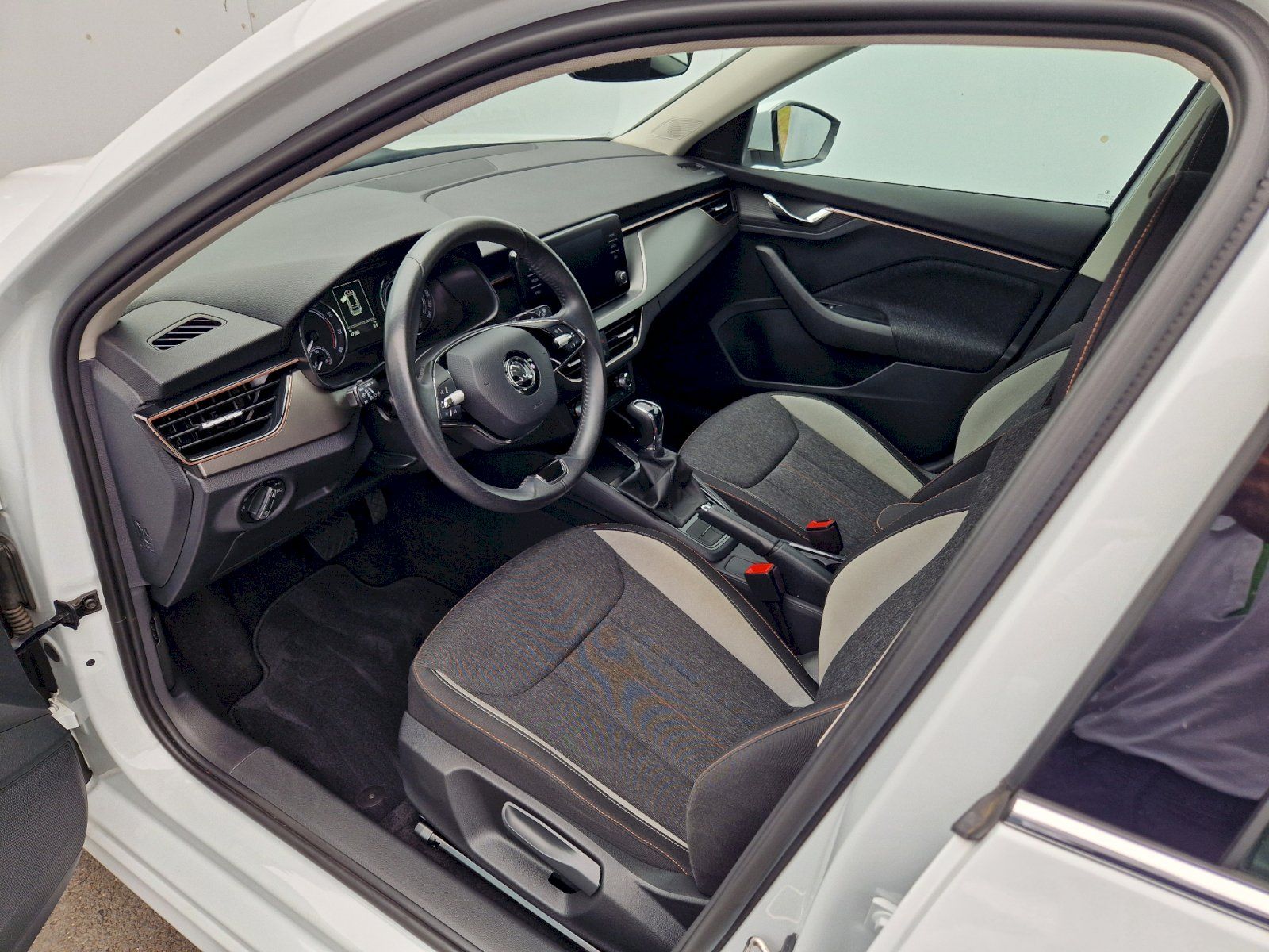 Škoda Kamiq, 1.0TSI 81kW DSG Style Plus - fotka 6