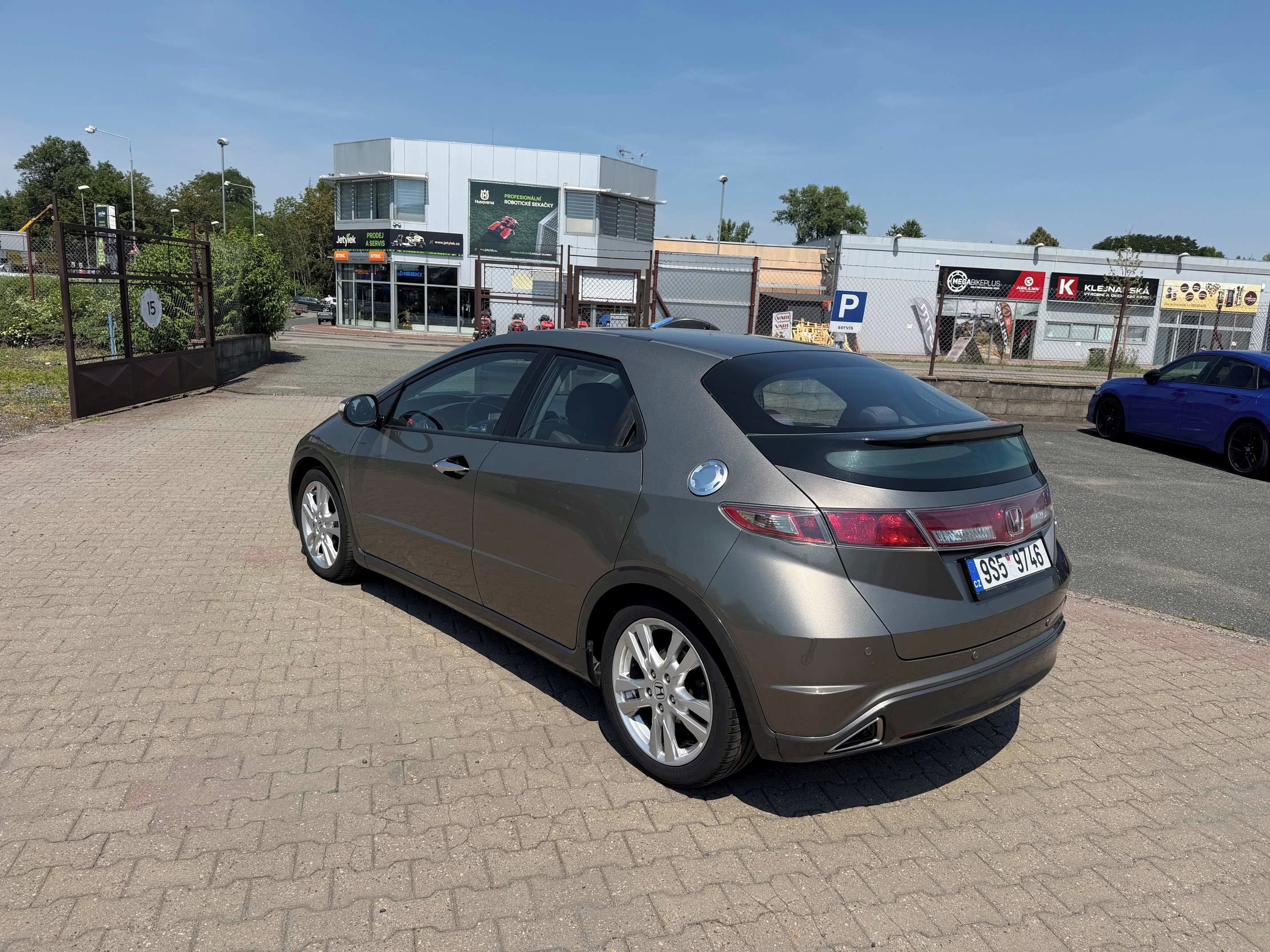 Honda Civic, 1,8 Sport 6MT - fotka 5