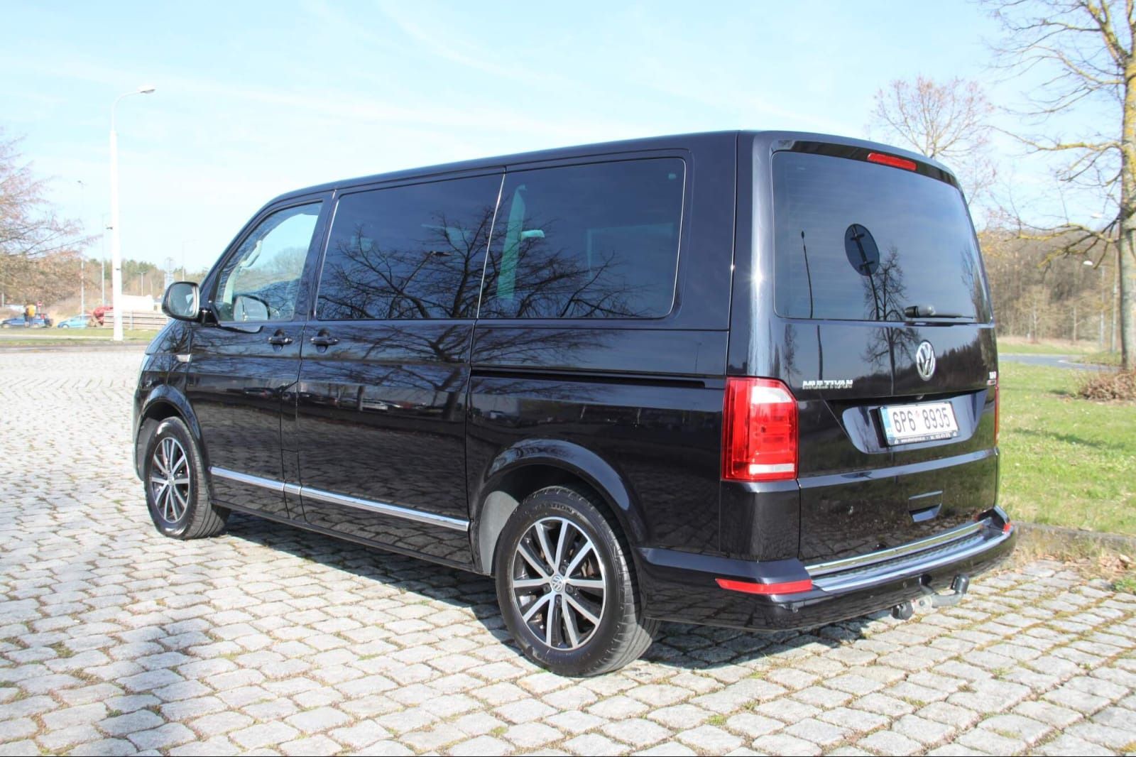 Volkswagen Multivan, HIGHLINE, LED, DSG, 4x4, DPH - fotka 3