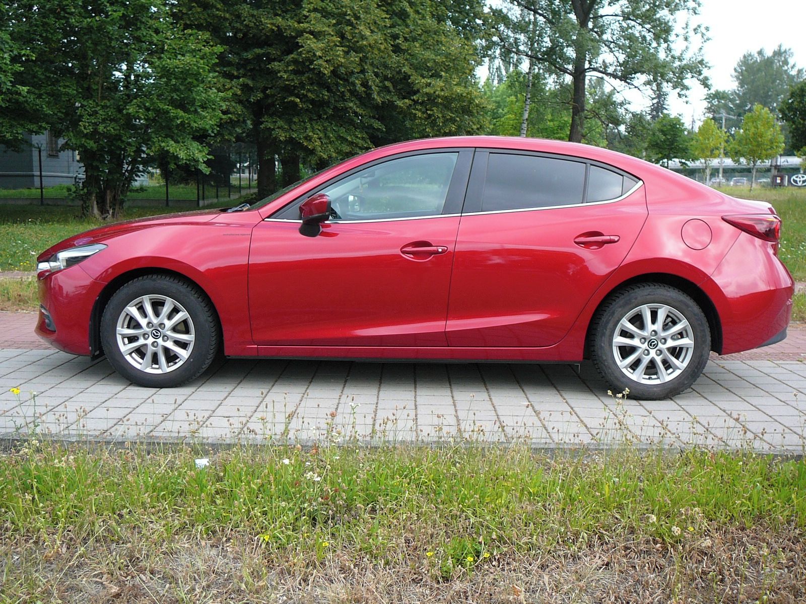Mazda 3, 20i 88kW ČR 1MAJ 28000KM!!! - fotka 4