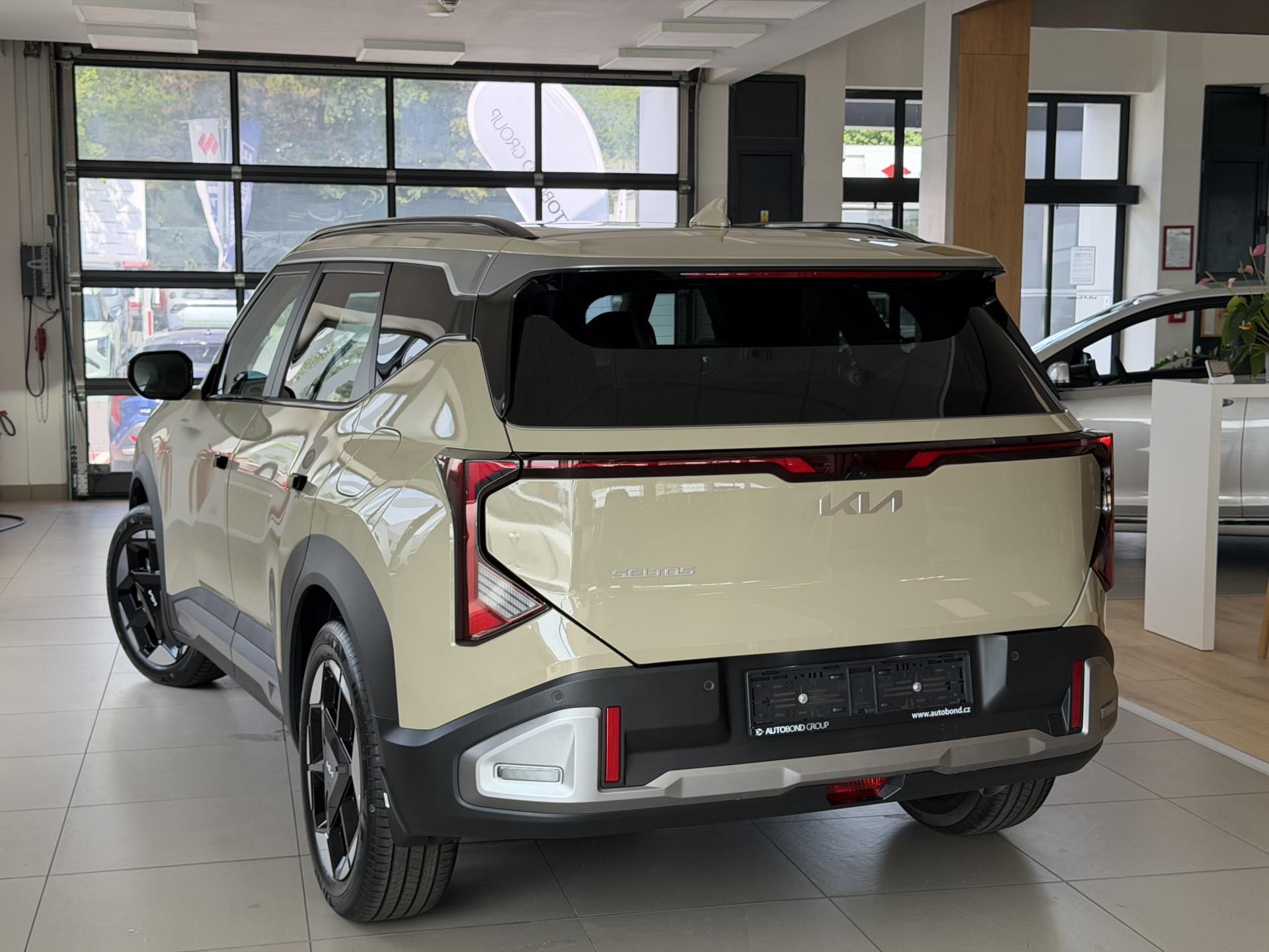 Kia Seltos, 1,6 T-GDi GPF 4x2 7DCT EXCLUSI - fotka 4