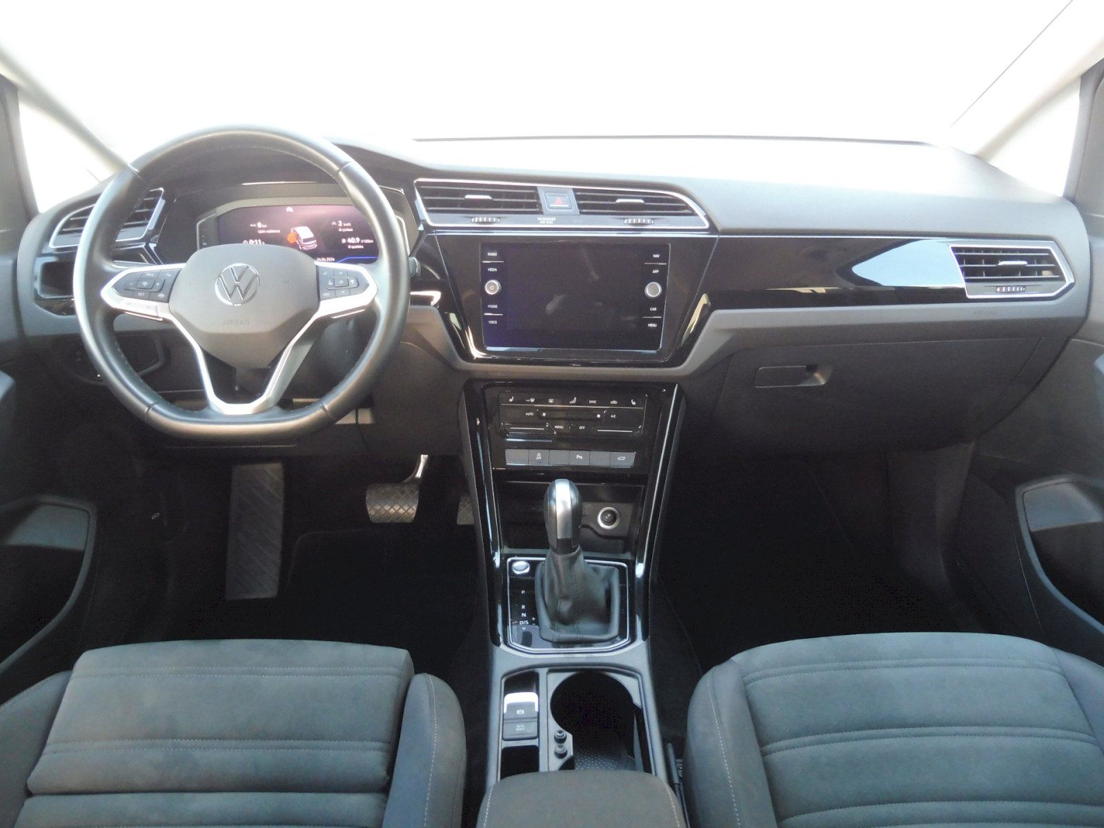 Volkswagen Touran, Highline 1,5 TSI 110kW DSG - fotka 5
