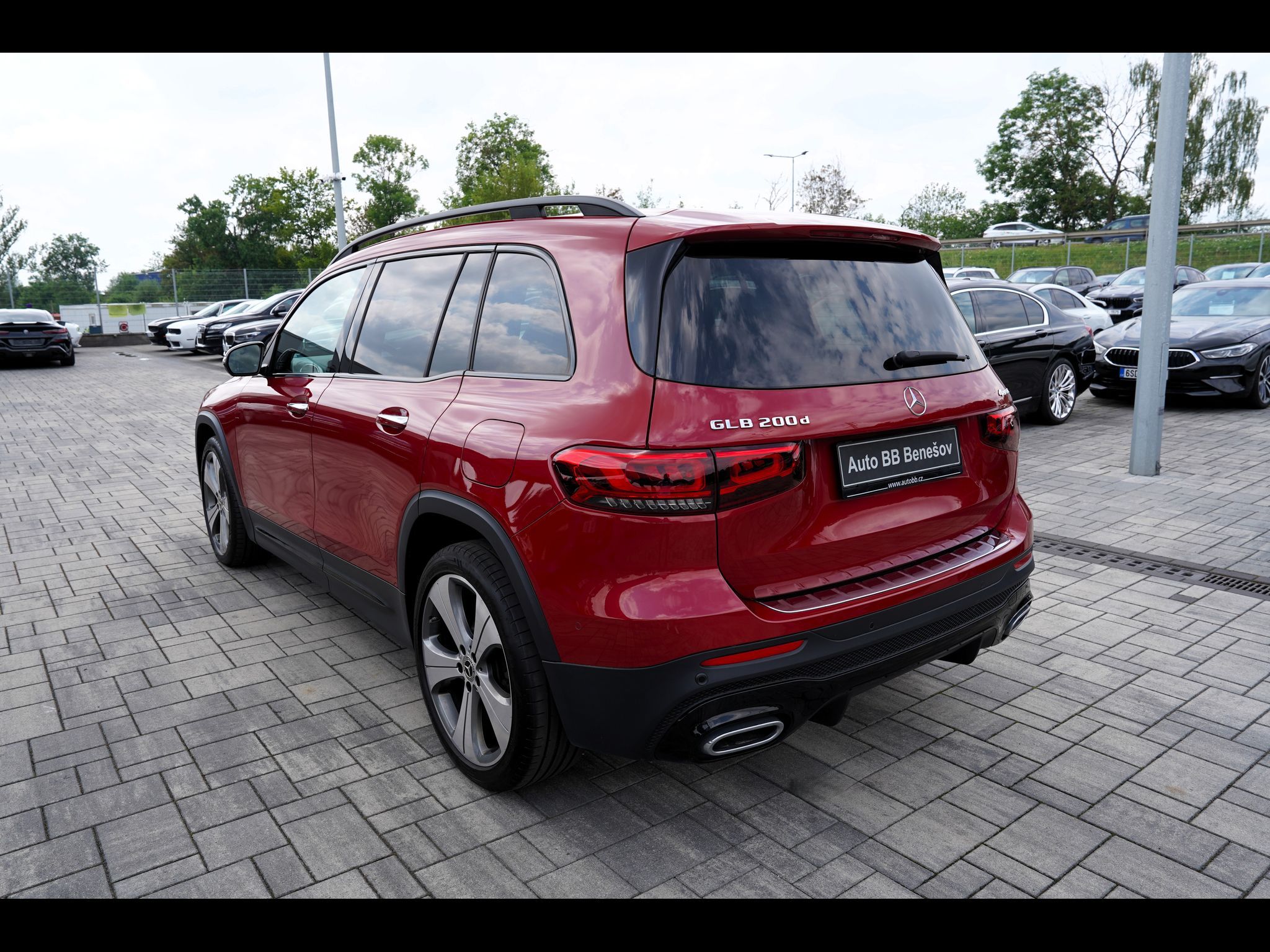 Mercedes-Benz GLB, 200d 4Matic/AMG/AT/150 PS/Led - fotka 4