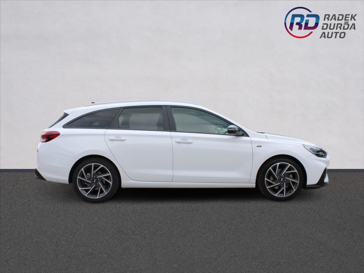 Hyundai i30, 1,5 TGDI  1MAJ,AT,NLINE,ZÁRUKA - fotka 4