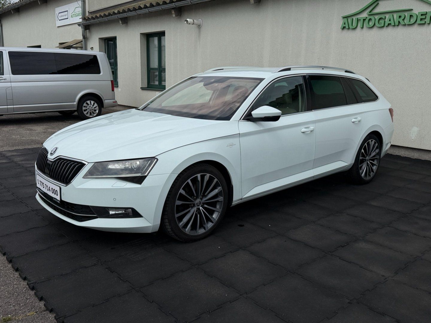 Škoda Superb, 2.0TDi 140kW L&K ACC, DCC, TZ - fotka 3