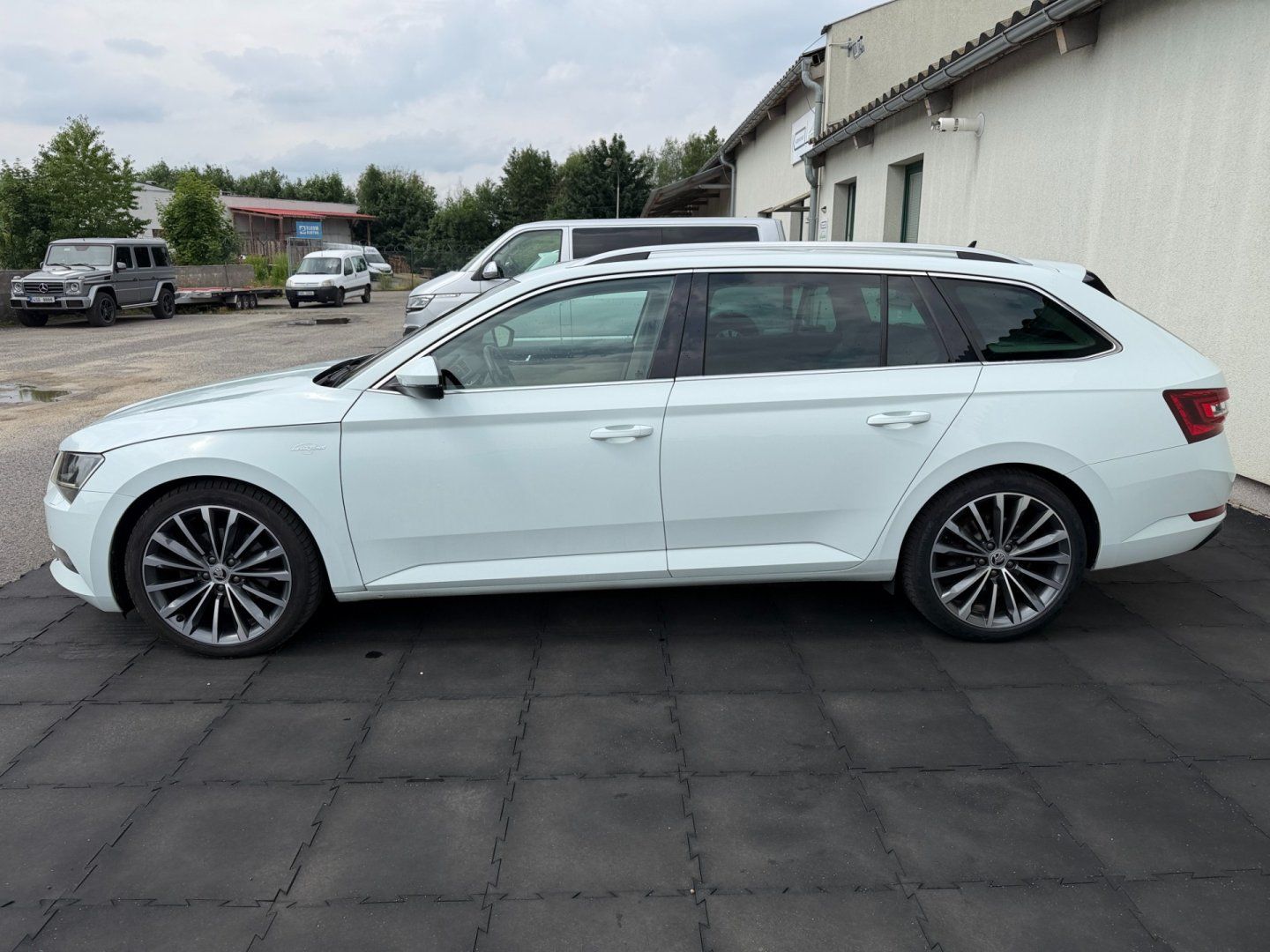 Škoda Superb, 2.0TDi 140kW L&K ACC, DCC, TZ - fotka 4