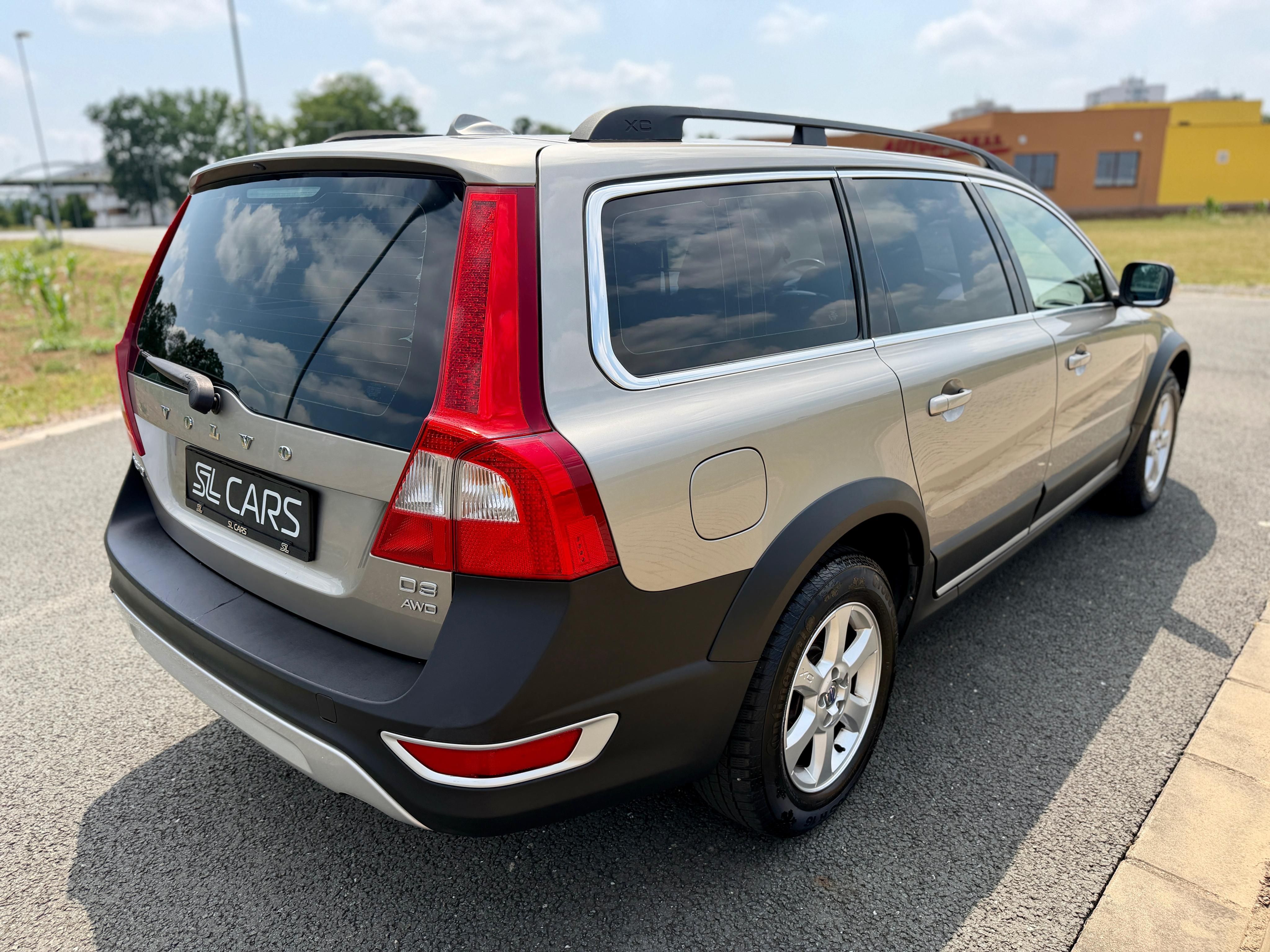 Volvo XC70, 2.4 D4 4X4 MANUAL SERVISKA - fotka 5
