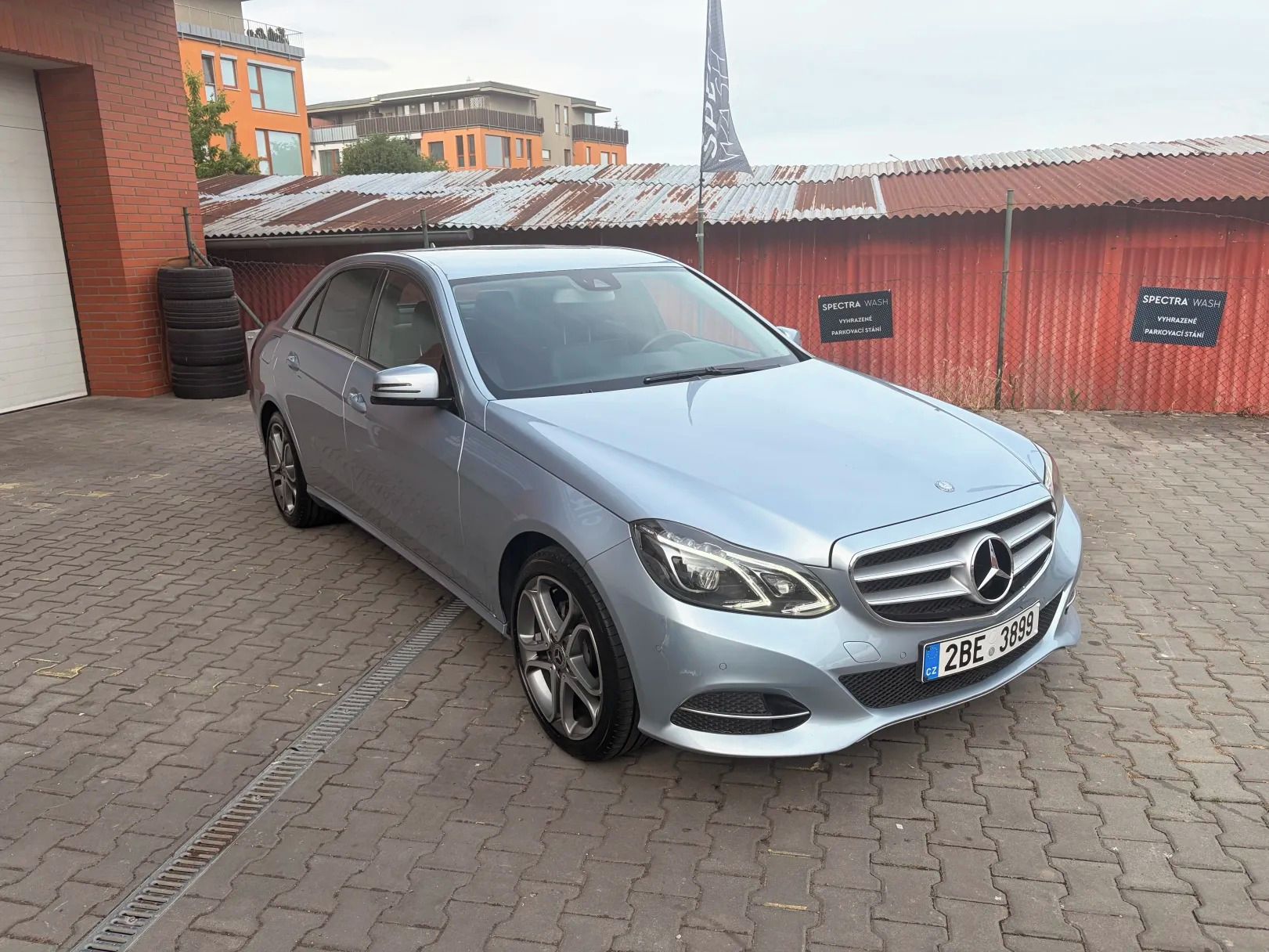 Mercedes-Benz Třídy E, Mercedes-Benz E 220 CDI - ČR - fotka 3