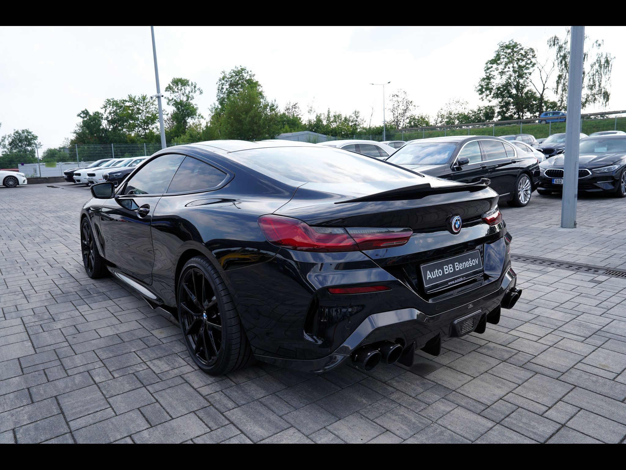 BMW Řada 8, M850i xDrive /Laser/640 PS !! - fotka 4