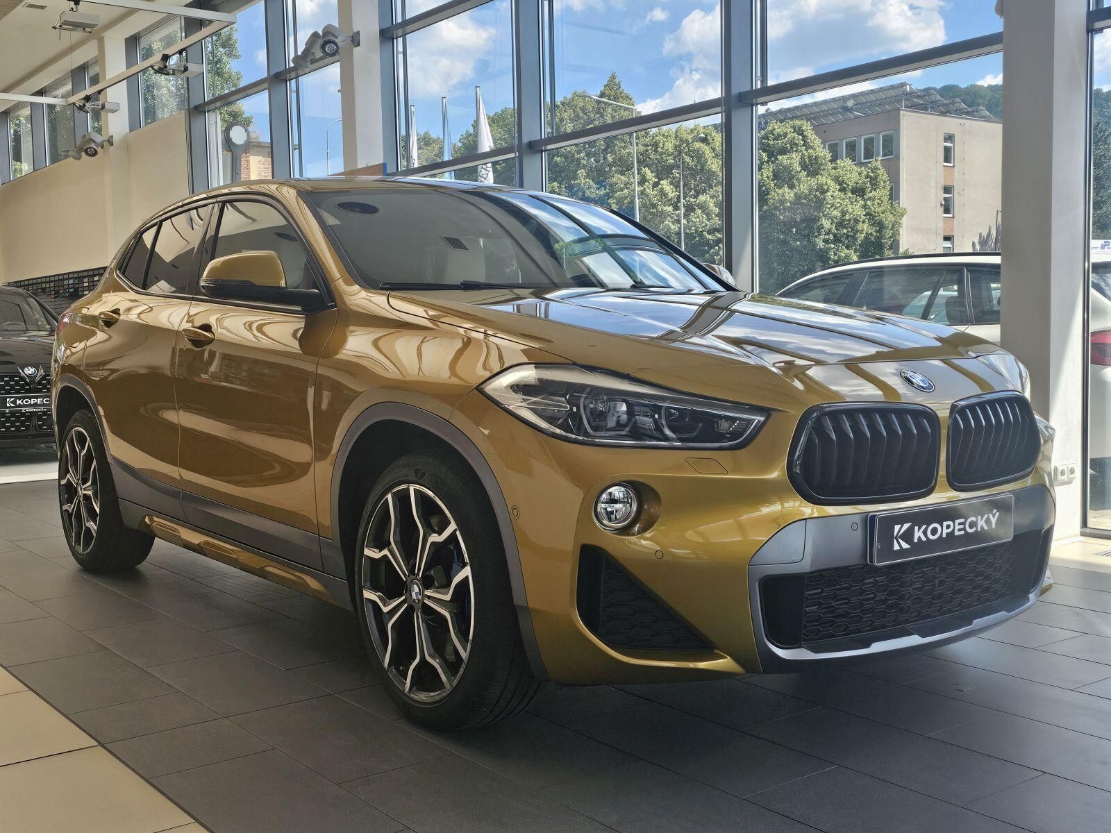 BMW X2, xDrive20i - fotka 3