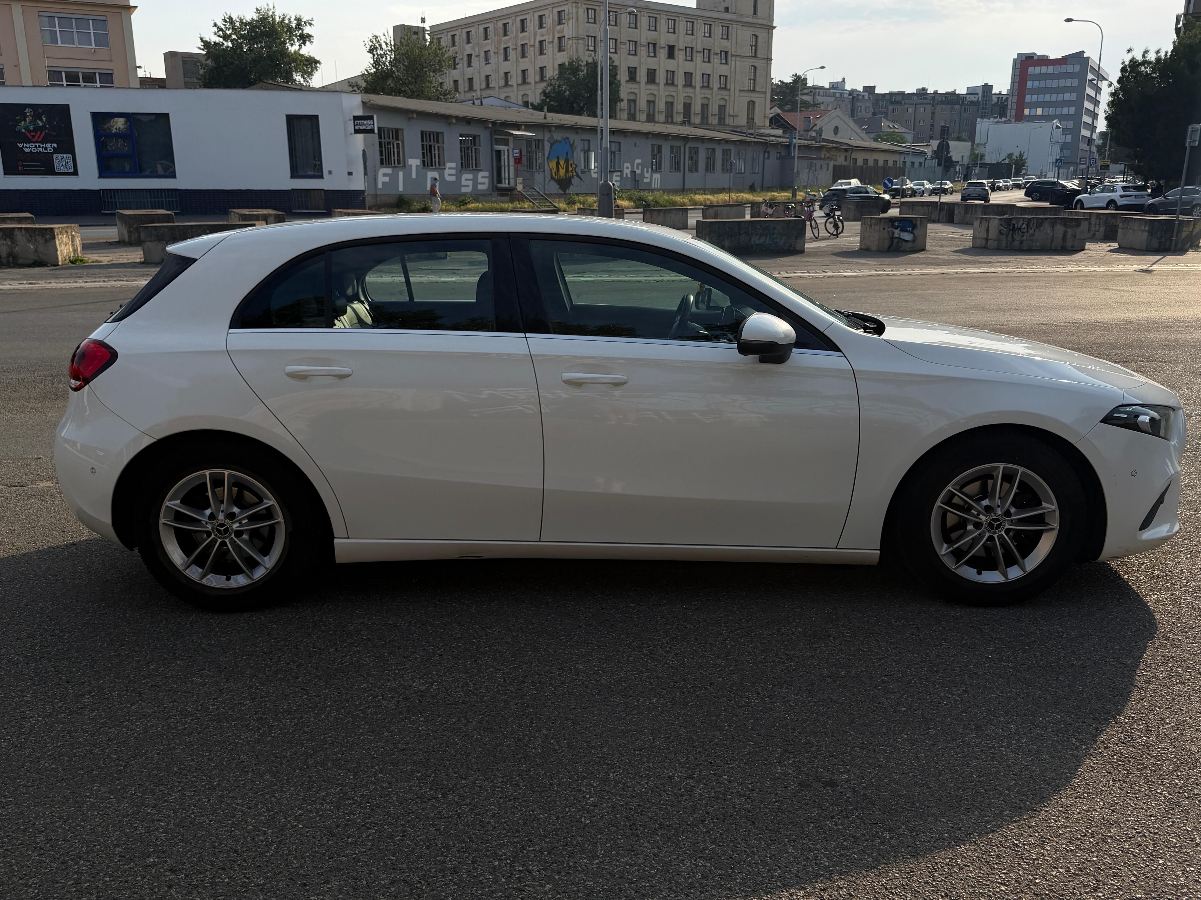 Mercedes-Benz Třídy A, Mercedes-Benz A180 - fotka 3