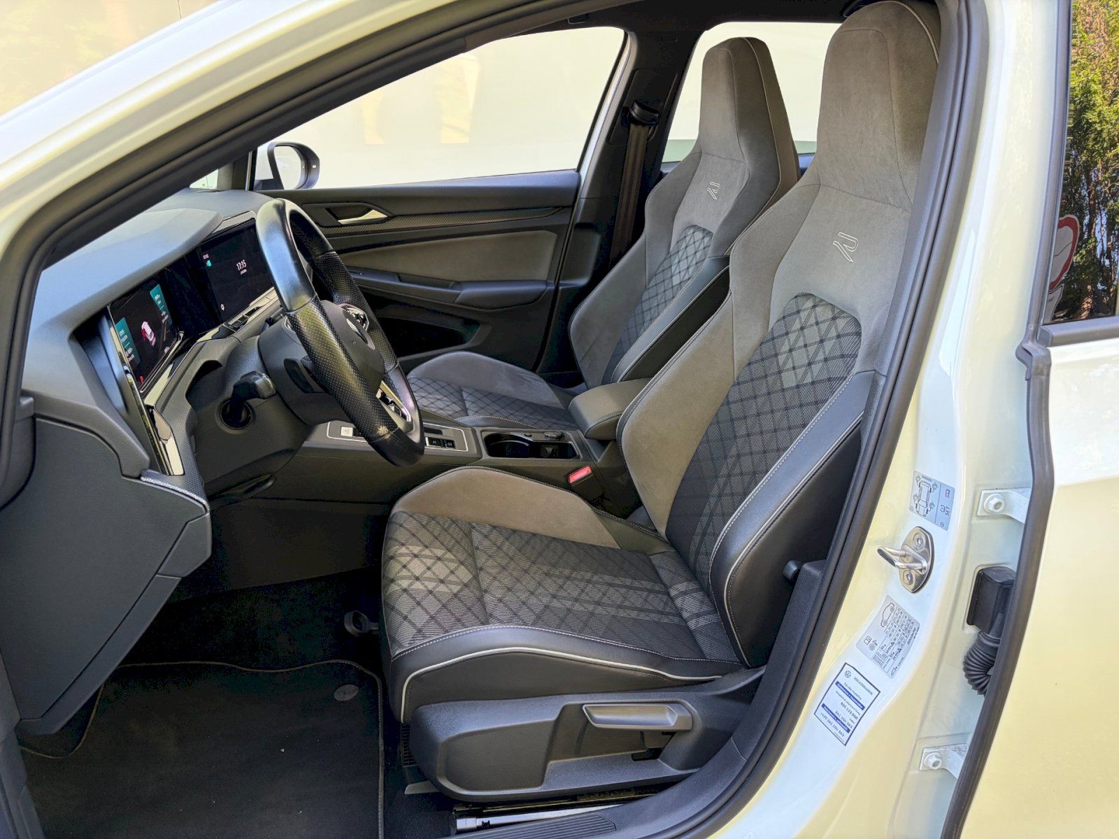Volkswagen Golf, 1.5 TSI EVO 110kW mHEV R-Line - fotka 6