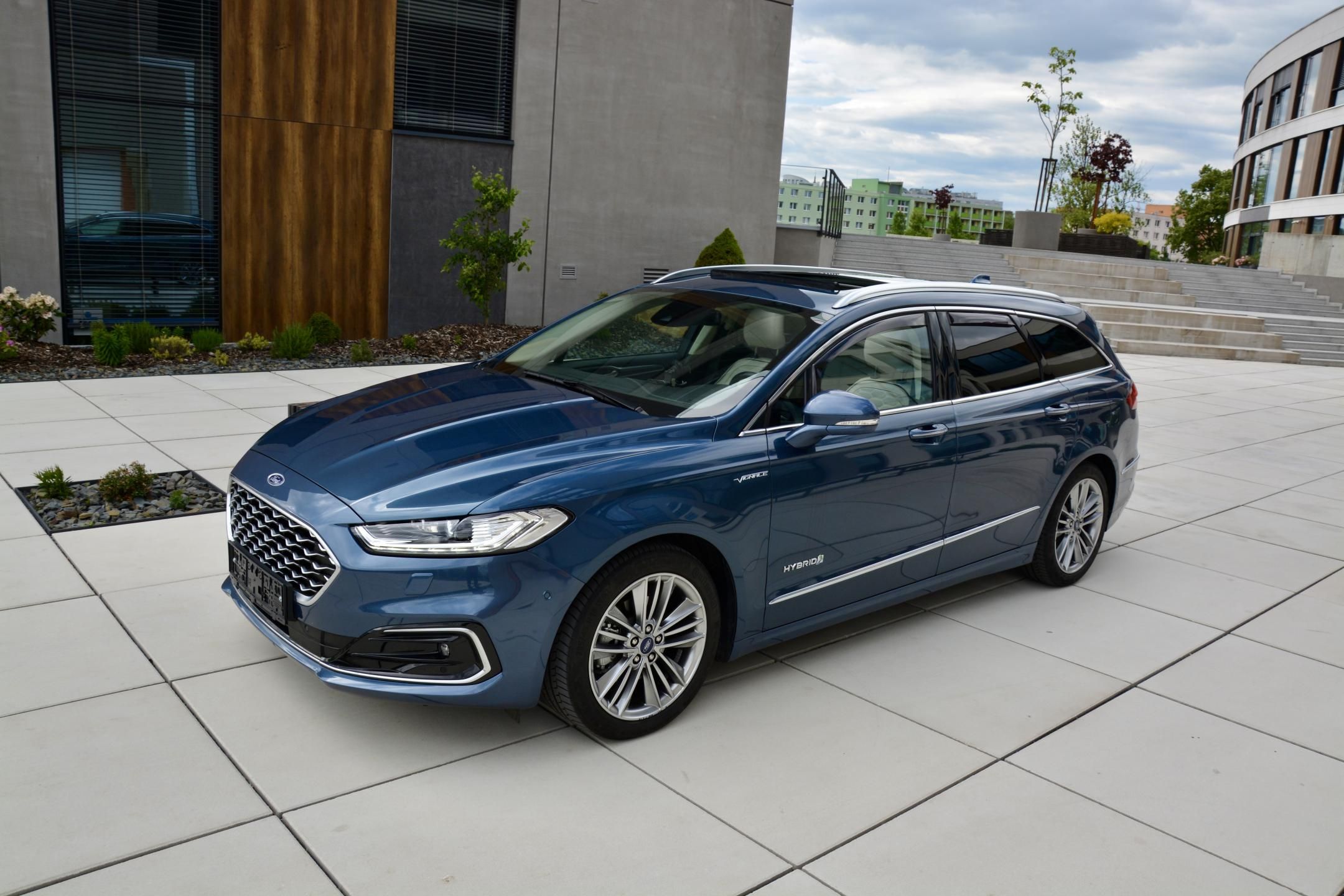 Ford Mondeo, 2.0 Hybrid VGNALE PANORAMA 1 M - fotka 3