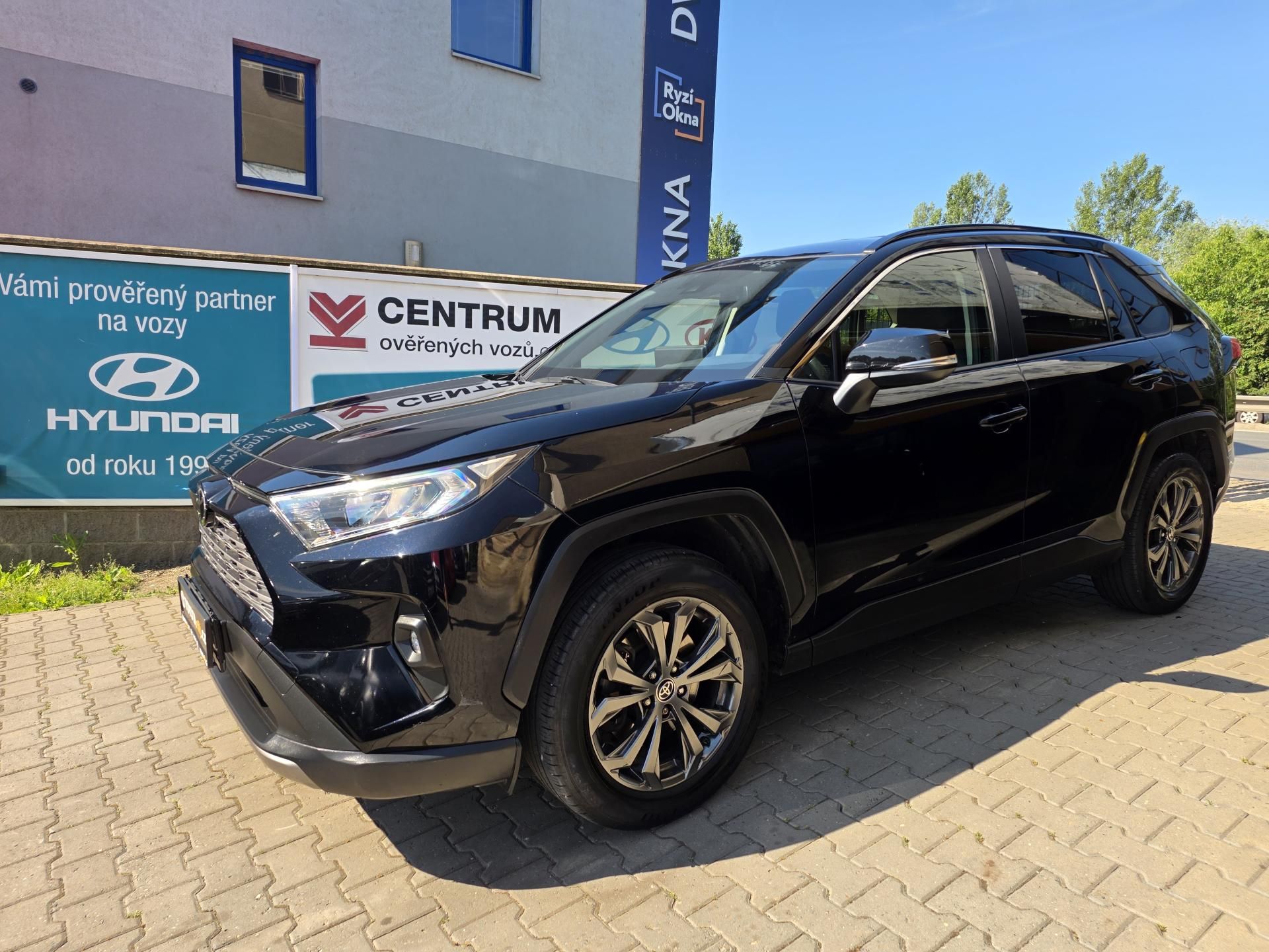 Toyota Rav4, 2.0-4x4-AUT-1.MAJITEL-ZÁRUKA - fotka 4