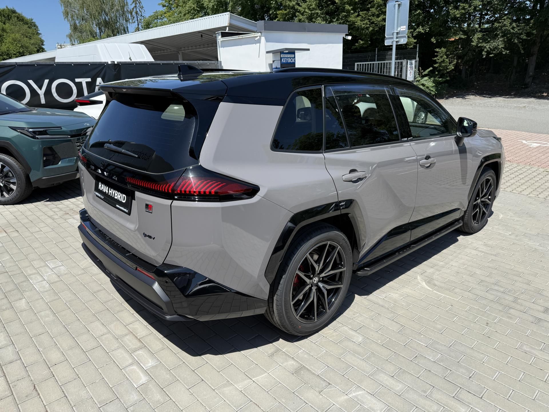 Toyota Rav4, 2,5 HEV 4x4 GR SPORT - fotka 6