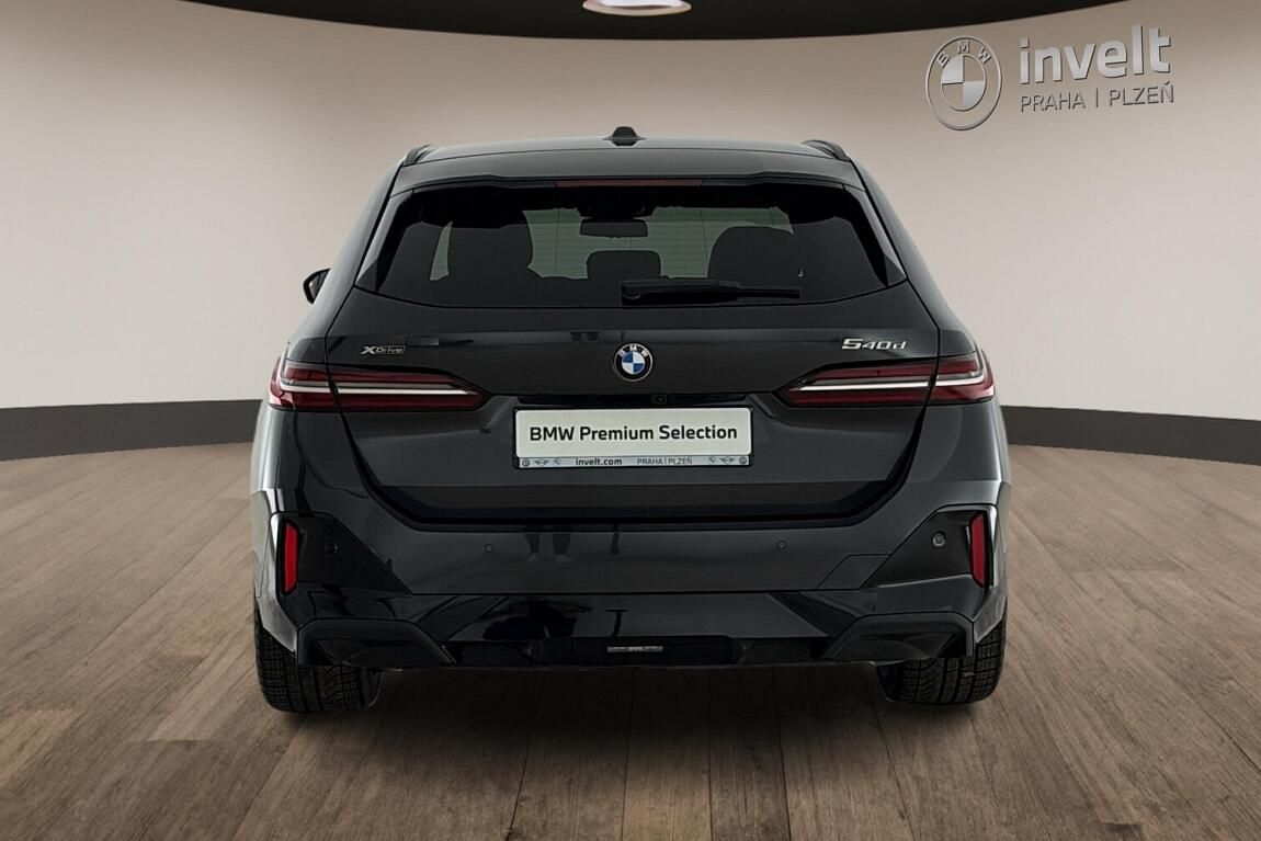 BMW Řada 5, 540d xDrive Touring - fotka 4