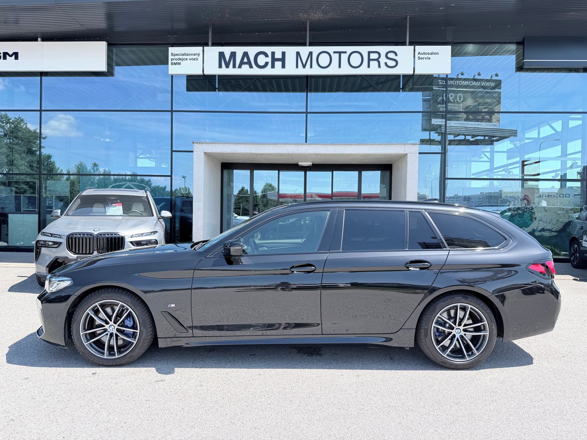 BMW Řada 5, 530d Touring, Natáčecí náprava - fotka 4