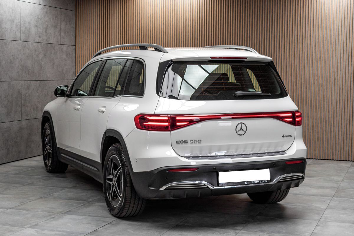 Mercedes-Benz EQB, 300 66kWh*4MATIC*AMG*KAMERA*So - fotka 4