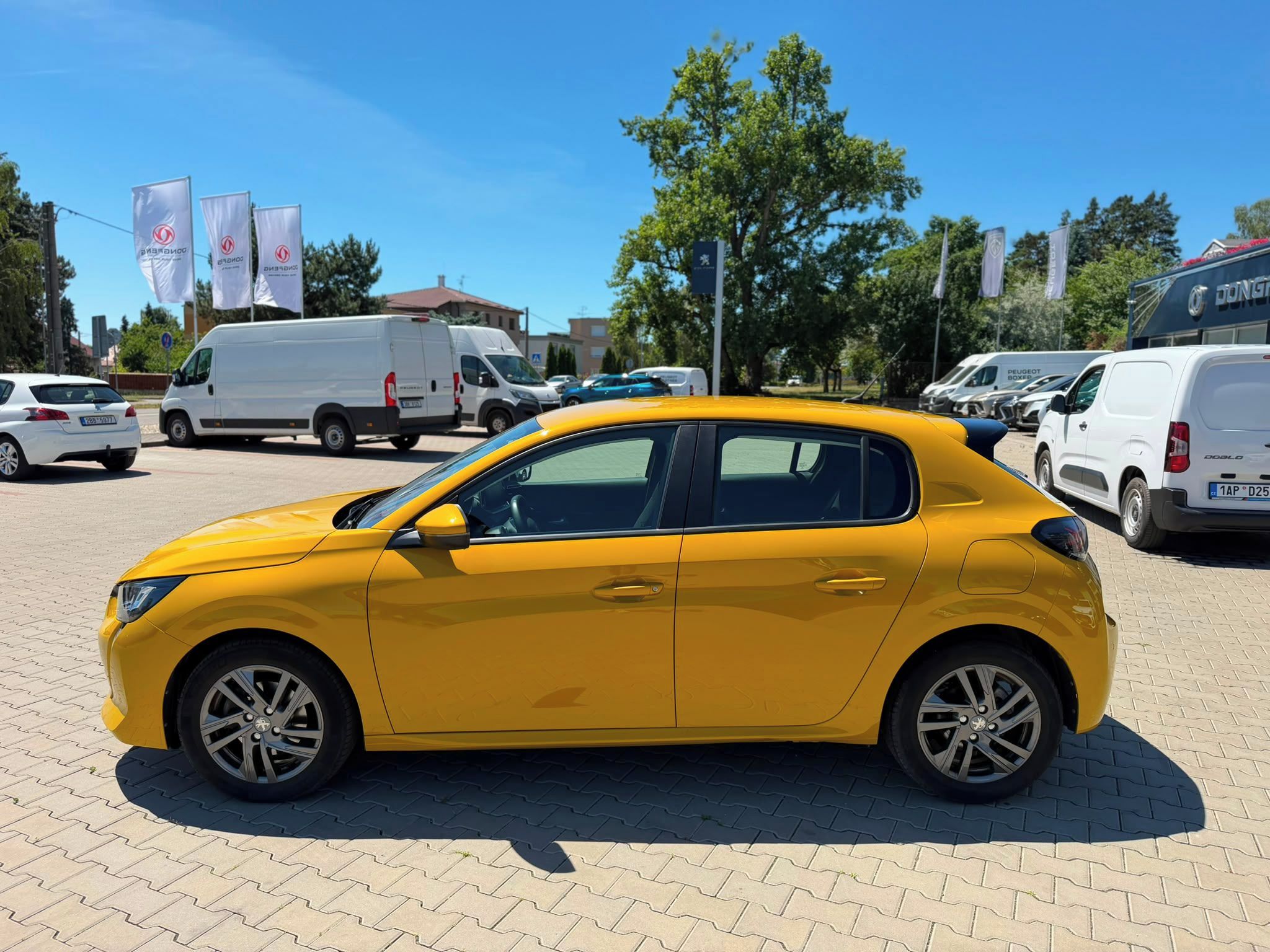 Peugeot 208, ACTIVE PACK 1.2PT 100 EAT8 - fotka 5