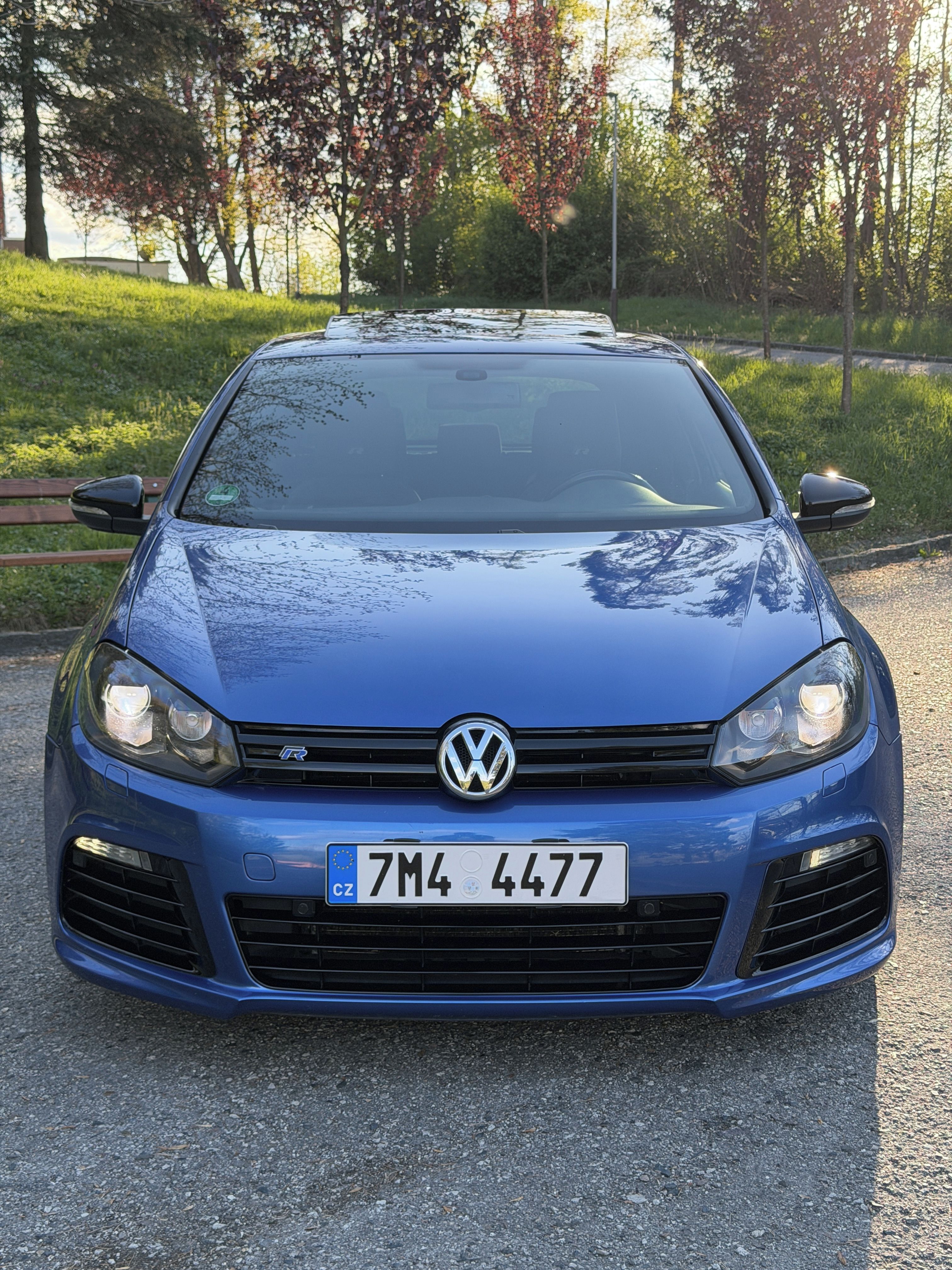 Volkswagen Golf, R / 2.0 TSI / 199kw - fotka 2