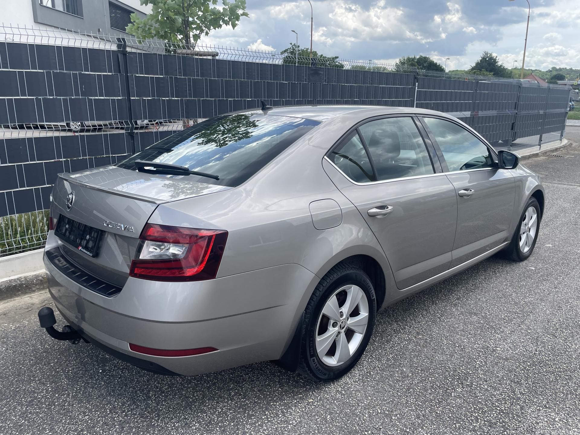 Škoda Octavia, 1.5 TSI 110 kW DSG AMBITION - fotka 4