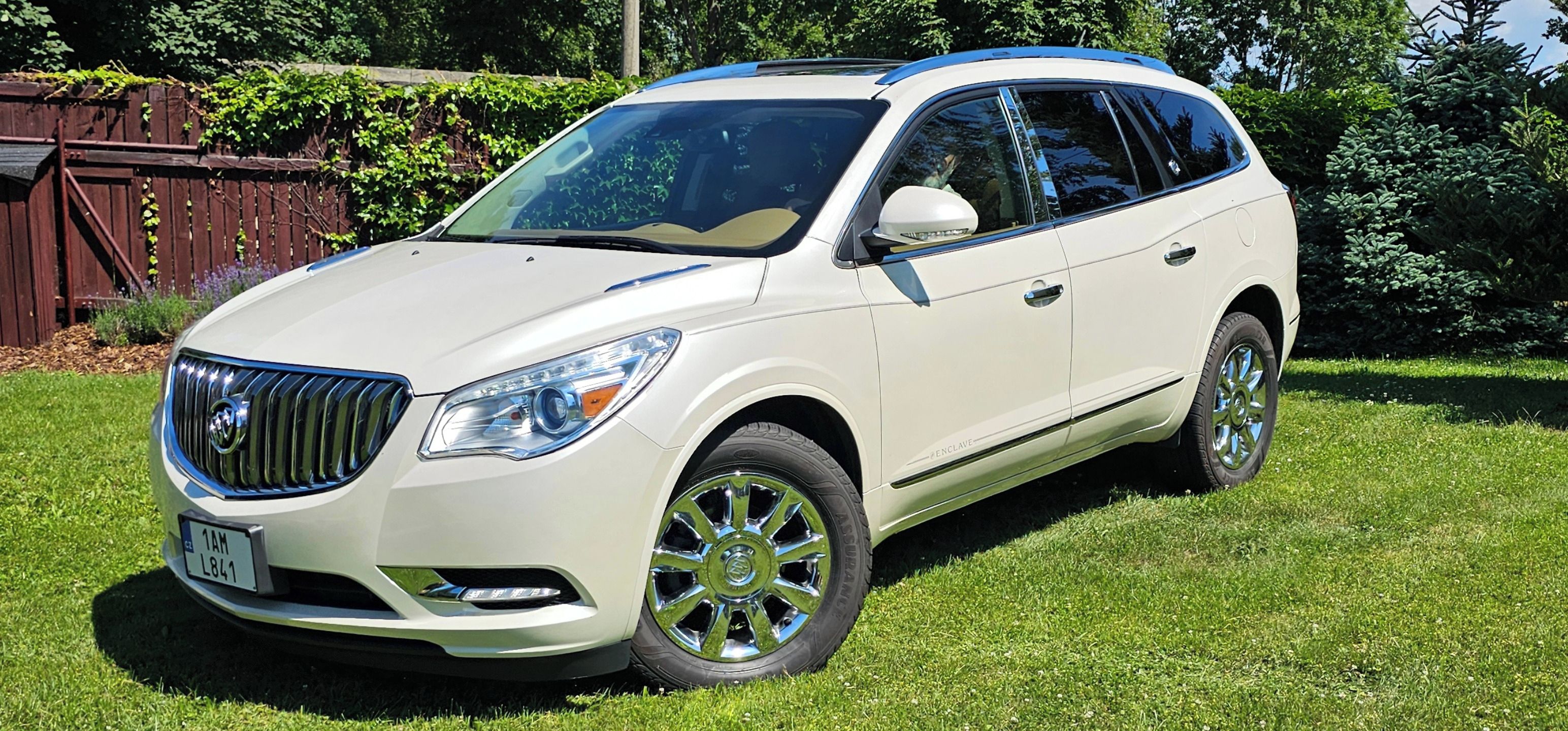 Buick Enclave, 3.6 V6 Premium, TOP výbava - fotka 2