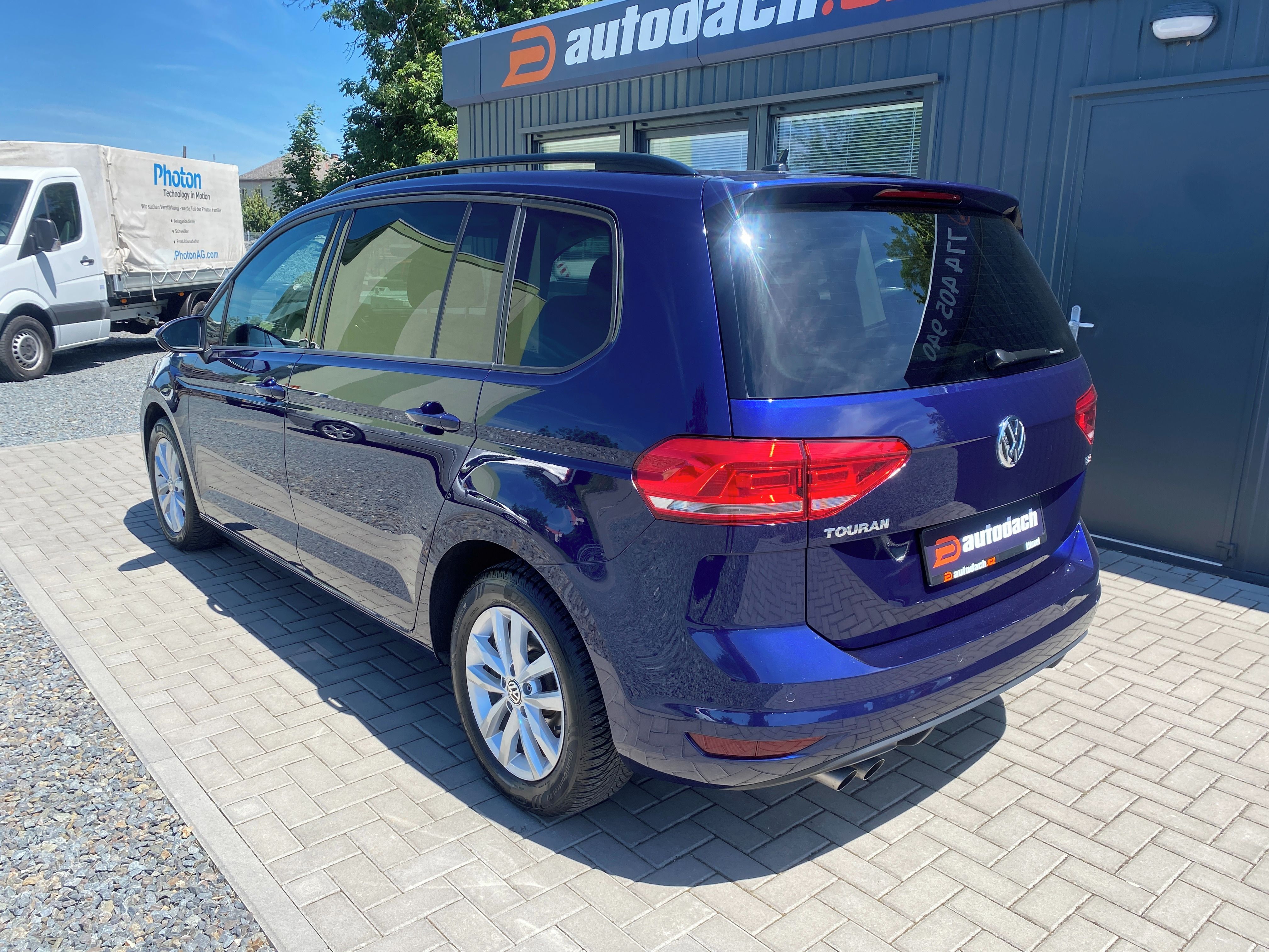 Volkswagen Touran, 1.4 TSI 110kW- 1xMAJ.- 7 MÍST - fotka 3