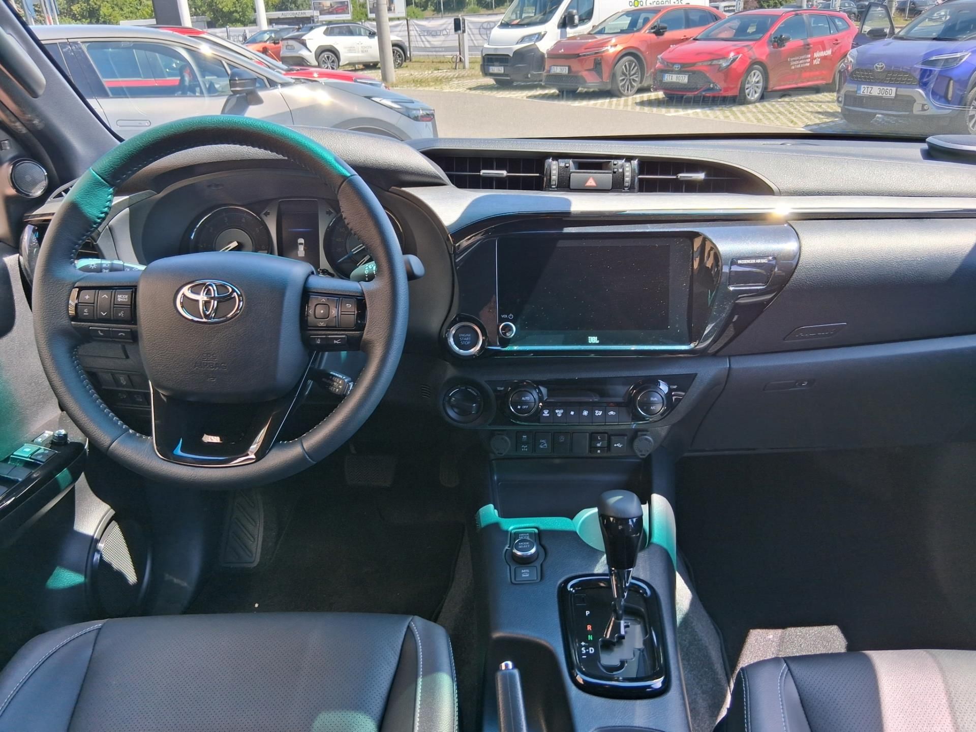 Toyota Hilux, 2,8 D-4D 205K  INVINCIBLE - fotka 6