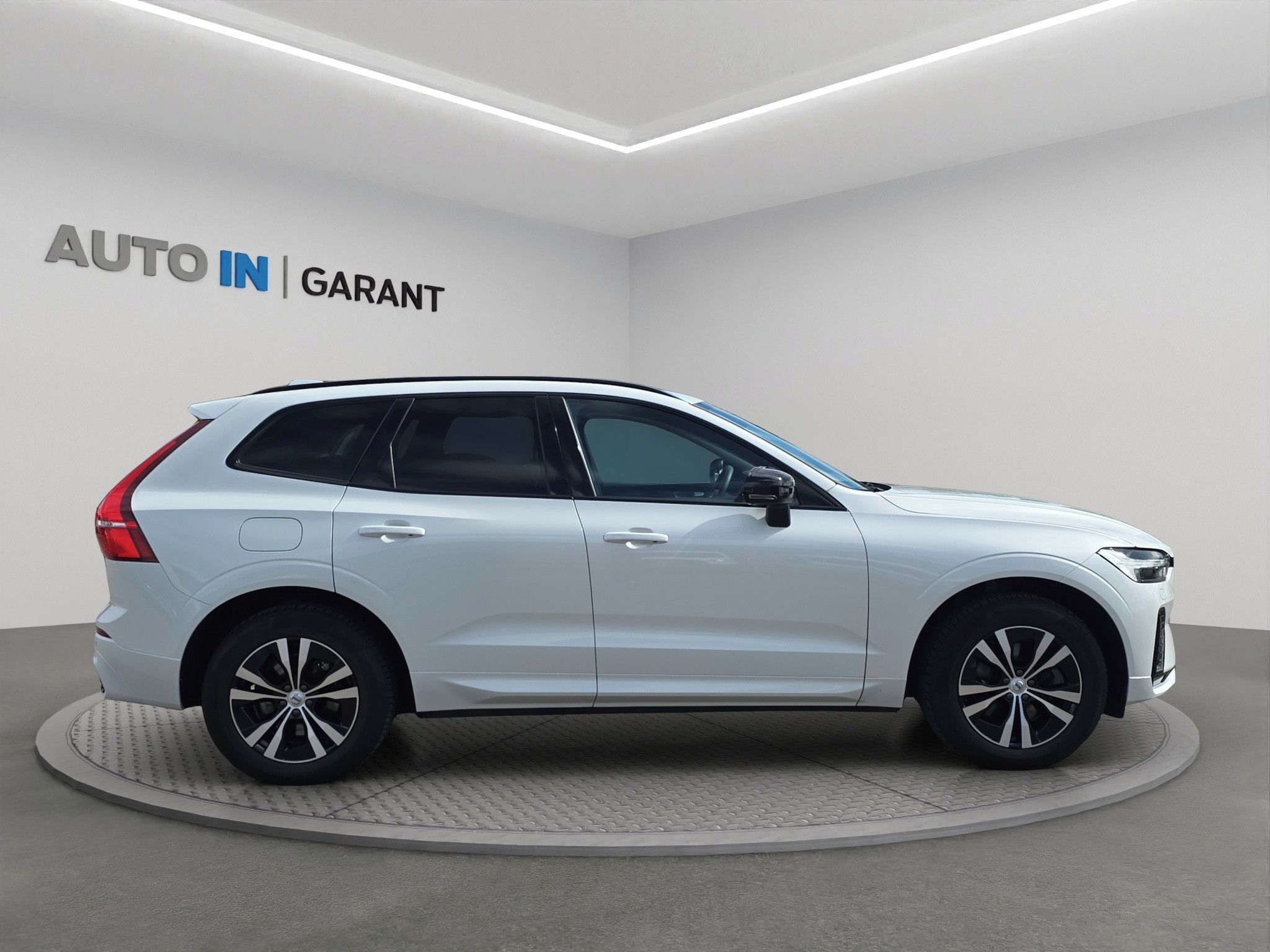 Volvo EX60, B5 AWD 2.0 MHEV 184kW, ČR, 1 M - fotka 4