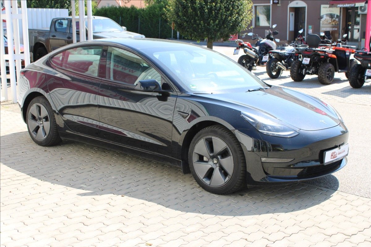 Tesla Model 3, STANDARD PLUS ZÁNOVNÍ - fotka 2