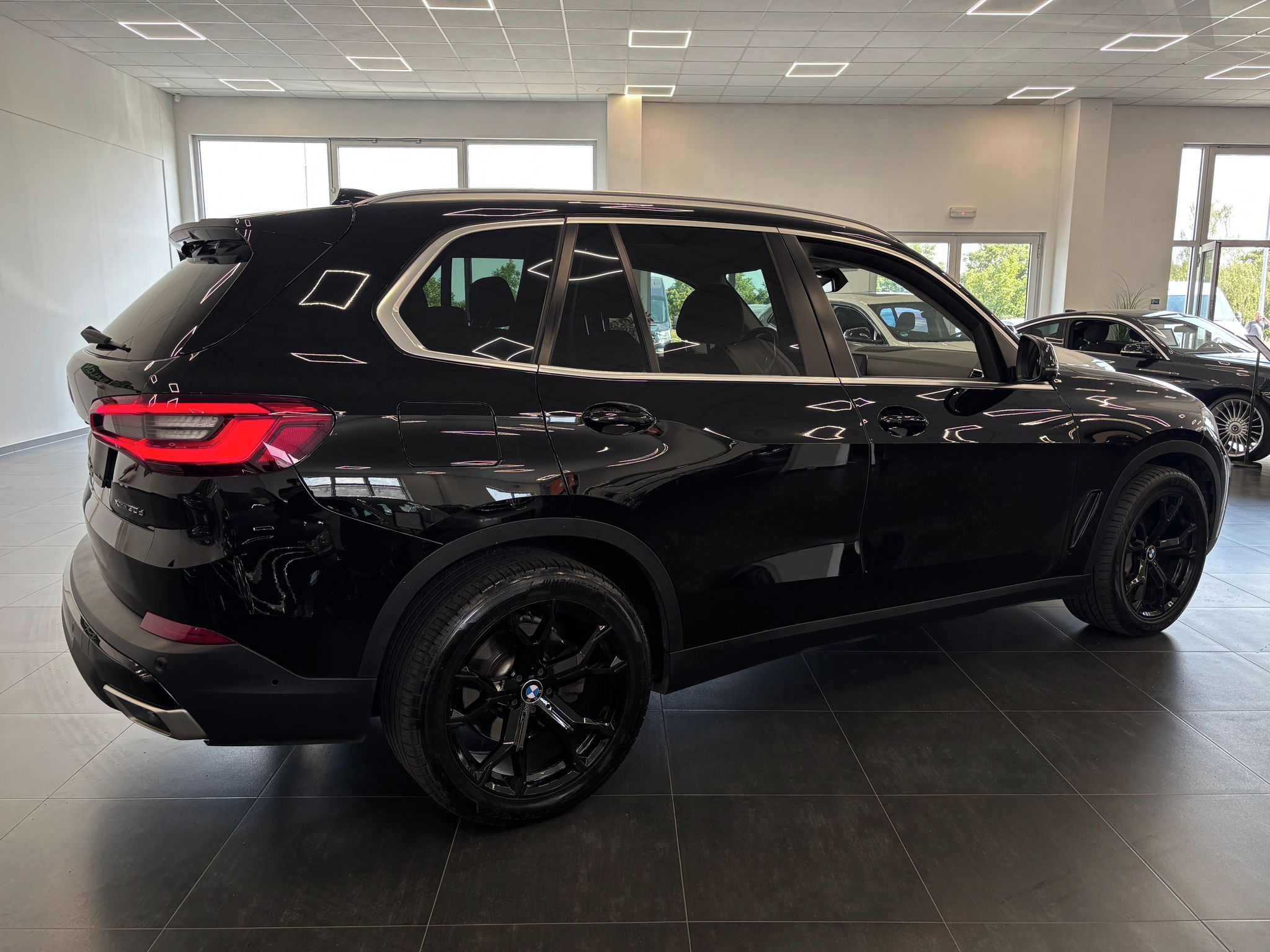 BMW X5, xDrive 30d, 195kW, ČR, 111000 - fotka 5