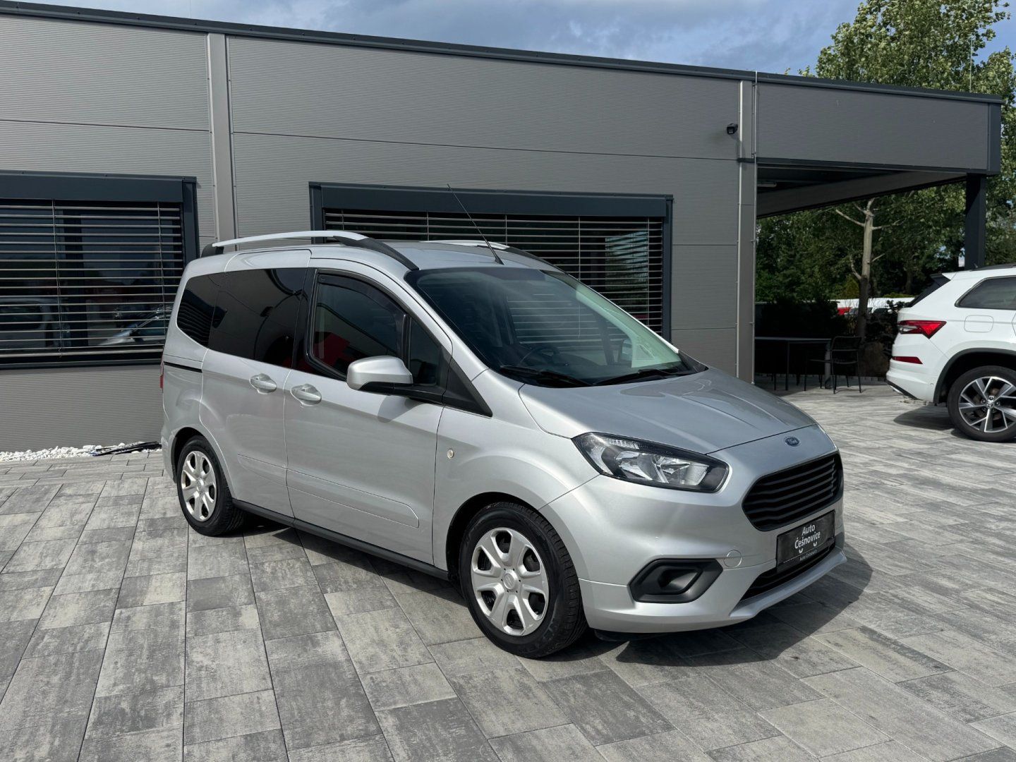 Ford Tourneo Courier, 1.0 EcoBoost 73kW - fotka 3