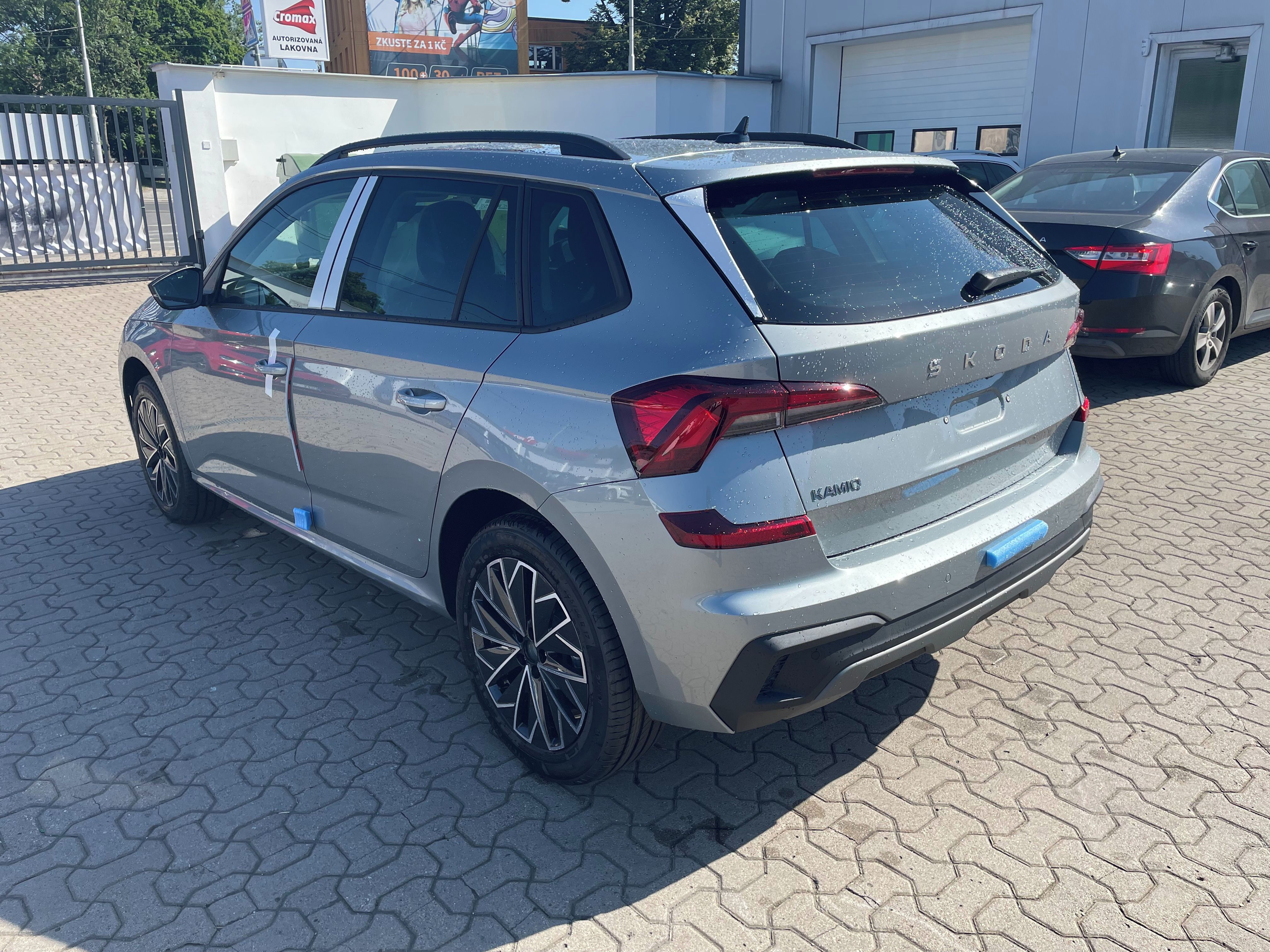 Škoda Kamiq, 1.0 TSI 85kW DSG Dynamic - fotka 2