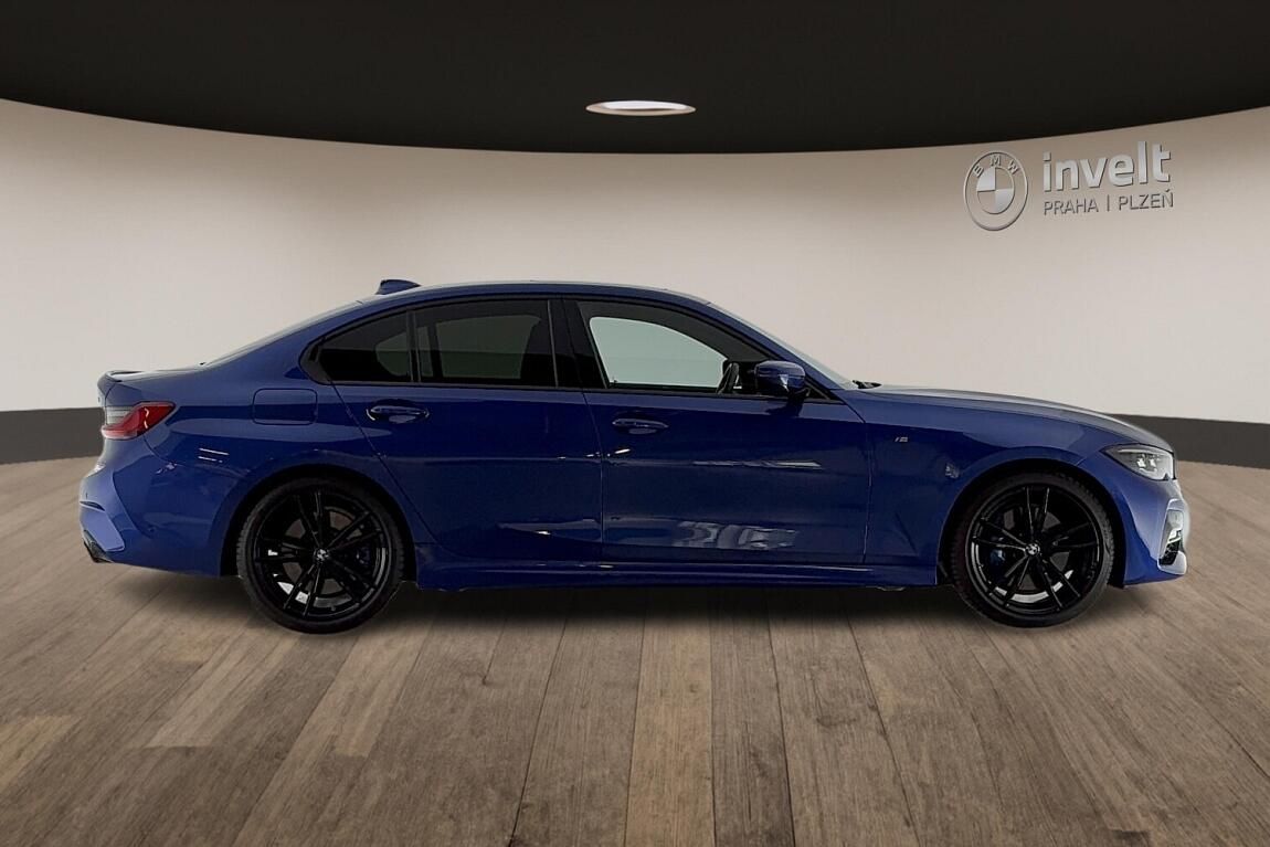 BMW Řada 3, 330i xDrive - fotka 2