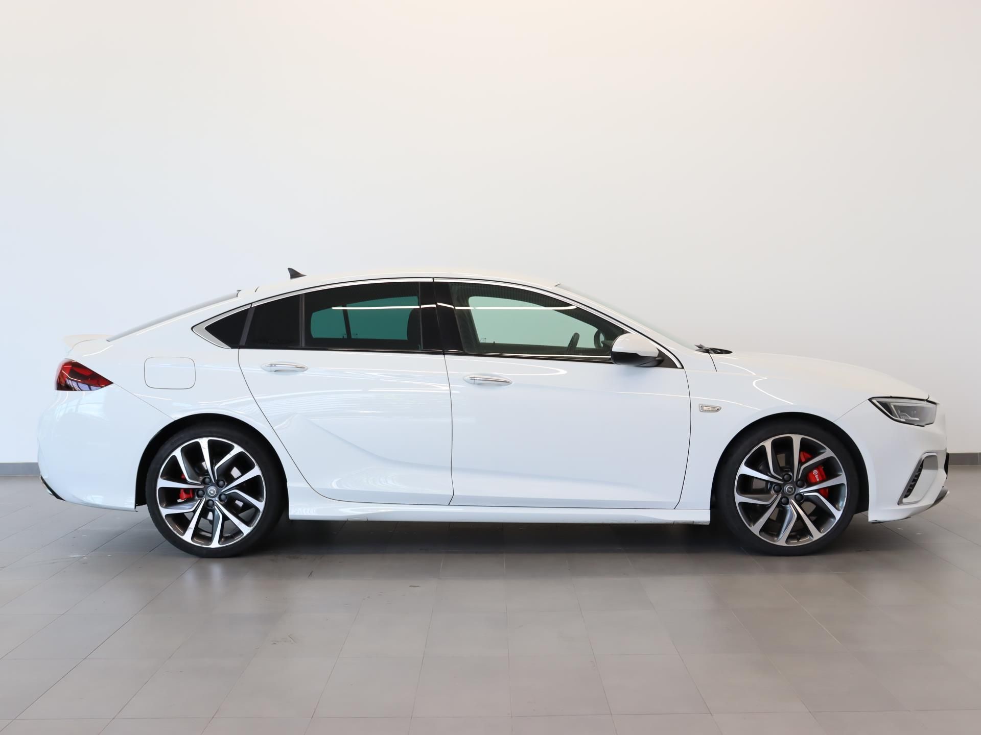 Opel Insignia, 2,0 CDTI BiTurbo 154 kW 4x4 - fotka 3