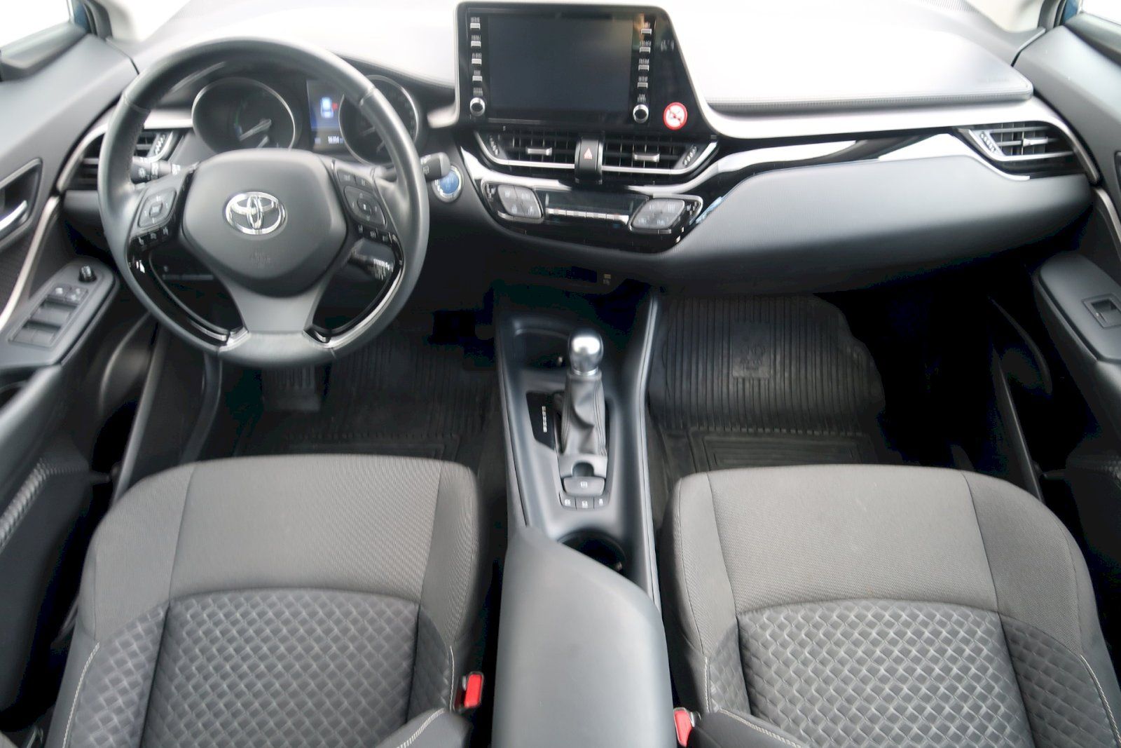 Toyota C-HR, Comfort Business 1,8  Hybrid e - fotka 5