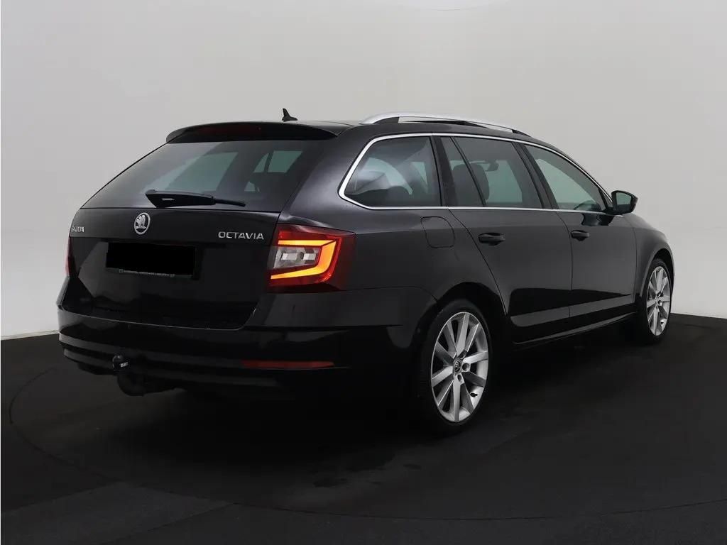 Škoda Octavia, 1.4TSI 110kW LED Style Kůže TZ - fotka 2