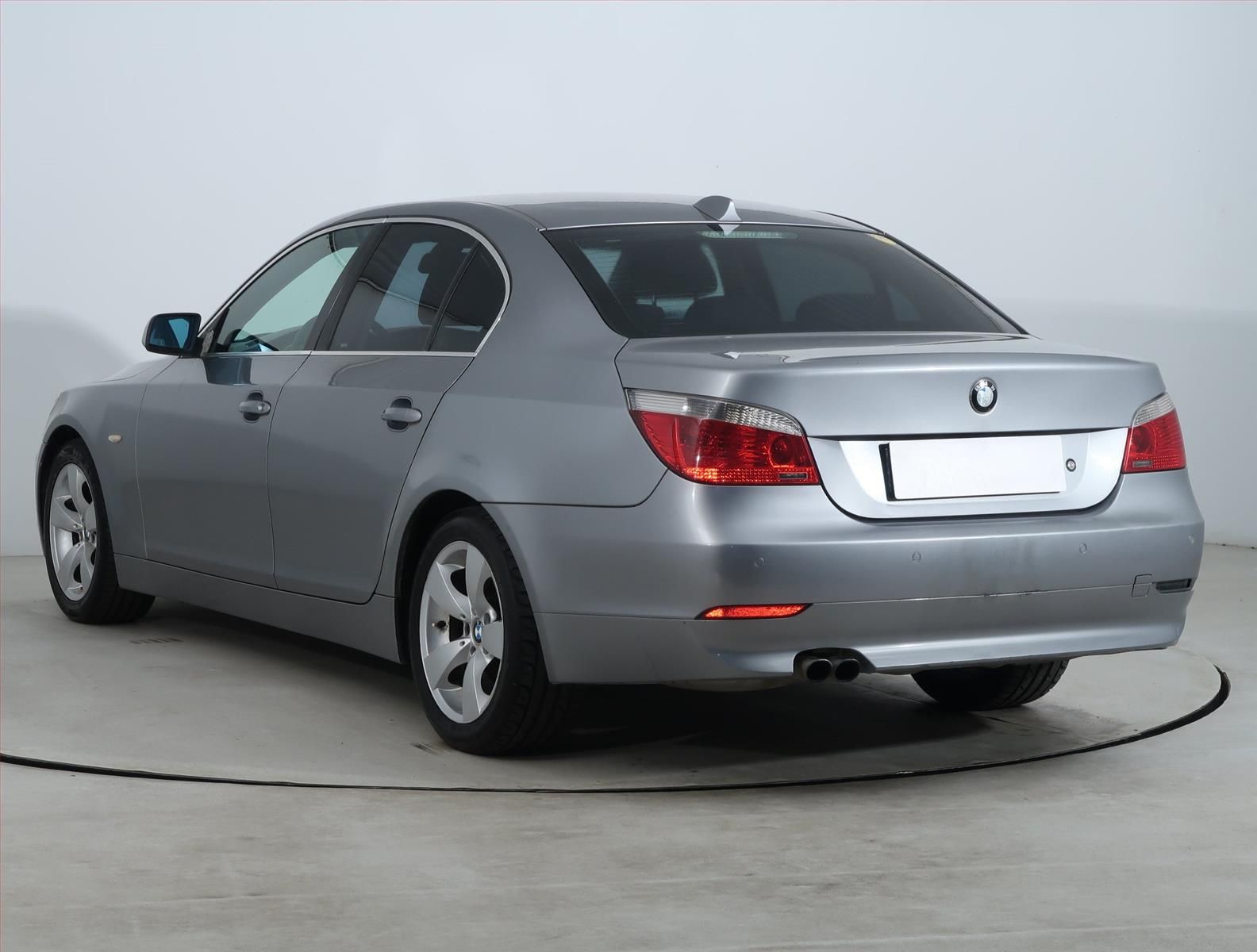BMW Řada 5, 520i, LPG, po STK - fotka 4