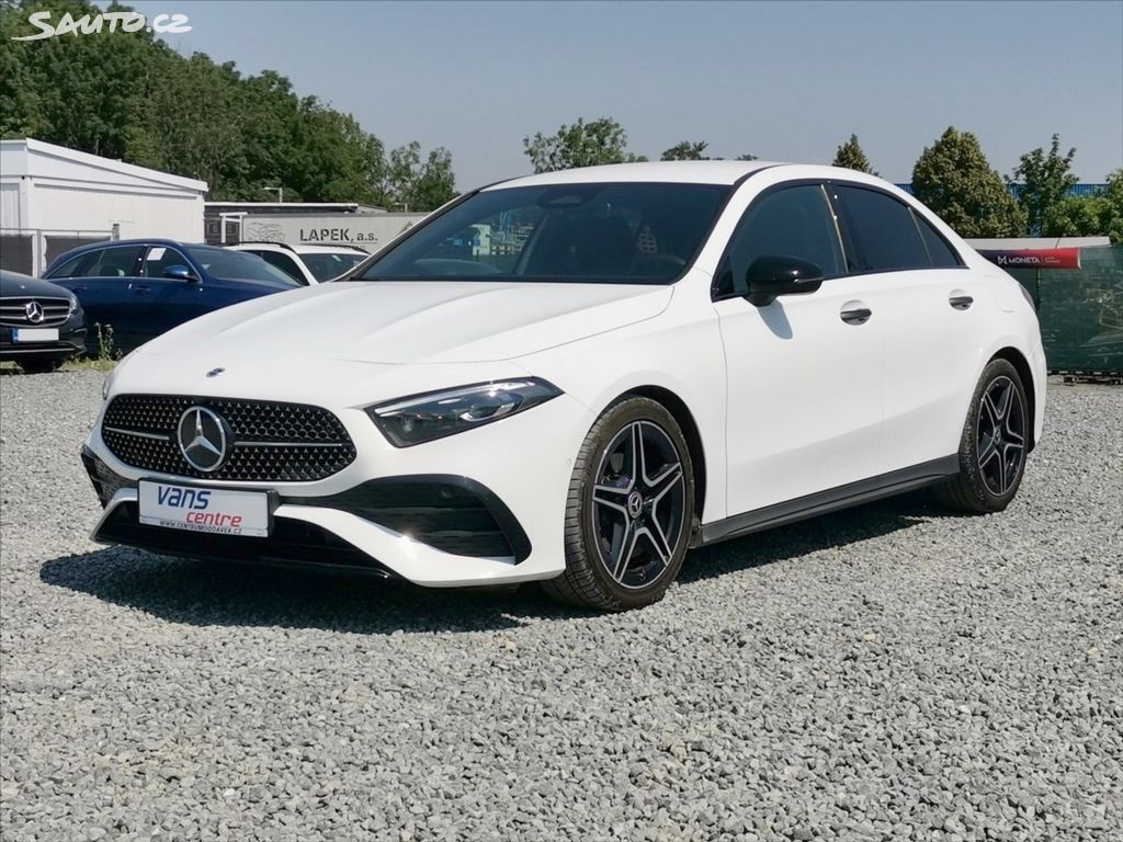 Mercedes-Benz Třídy A, A 180 AMG-line*Night*Keyless