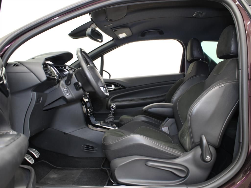 DS 3, 1,2 PureTech 96kW Sport Chic - fotka 6