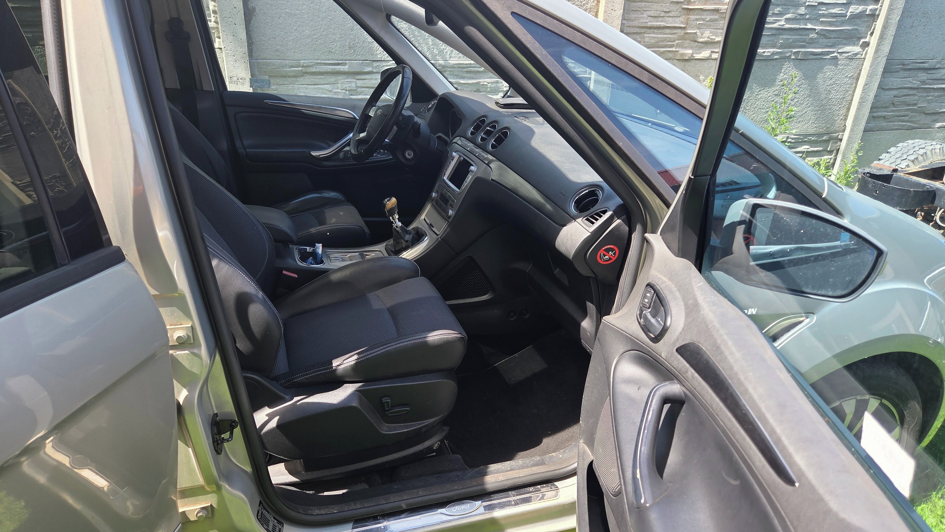 Ford S-MAX, 2.2 Tdci - fotka 2