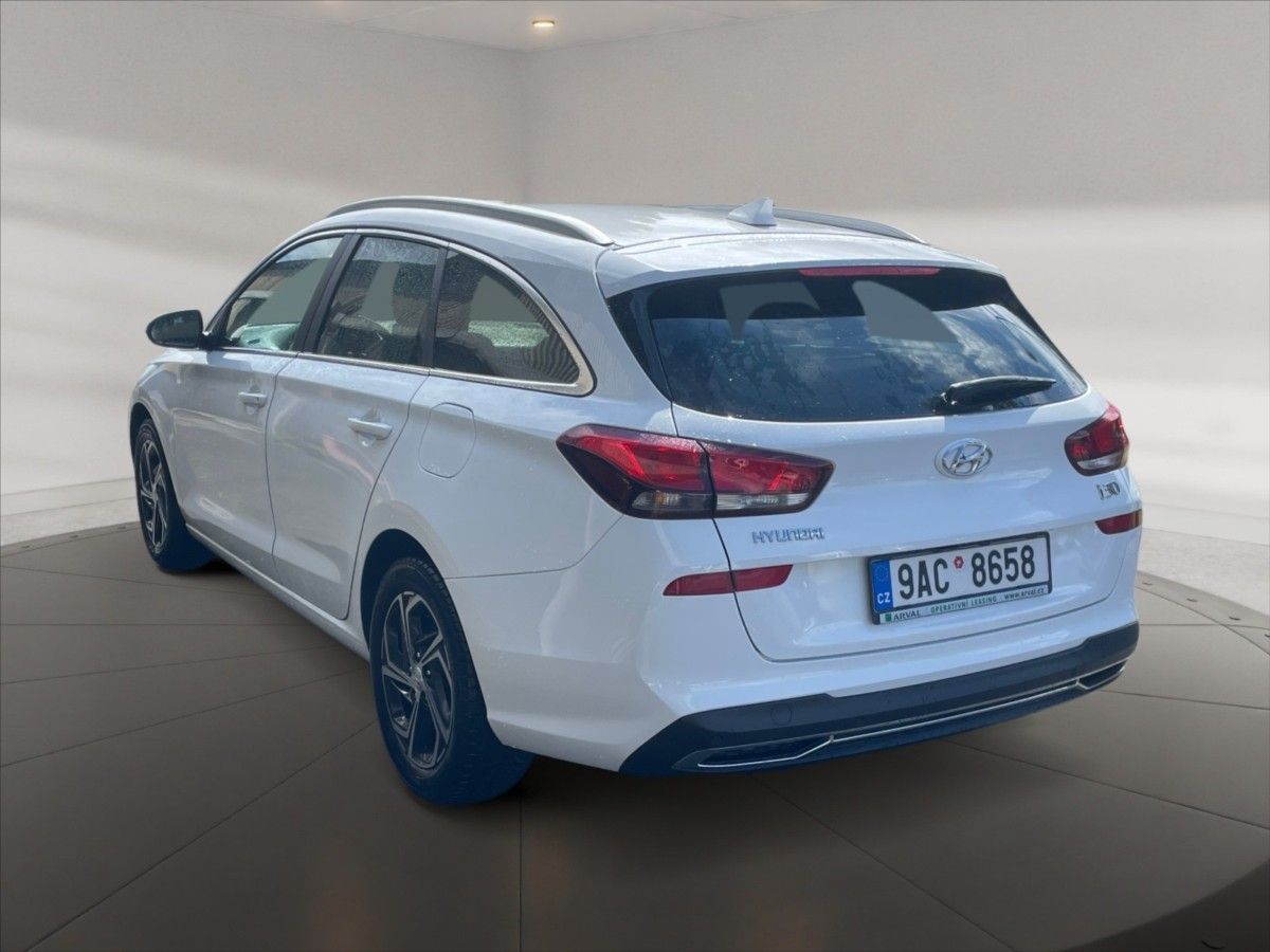 Hyundai i30, 1,6 CRDI Smart - fotka 4