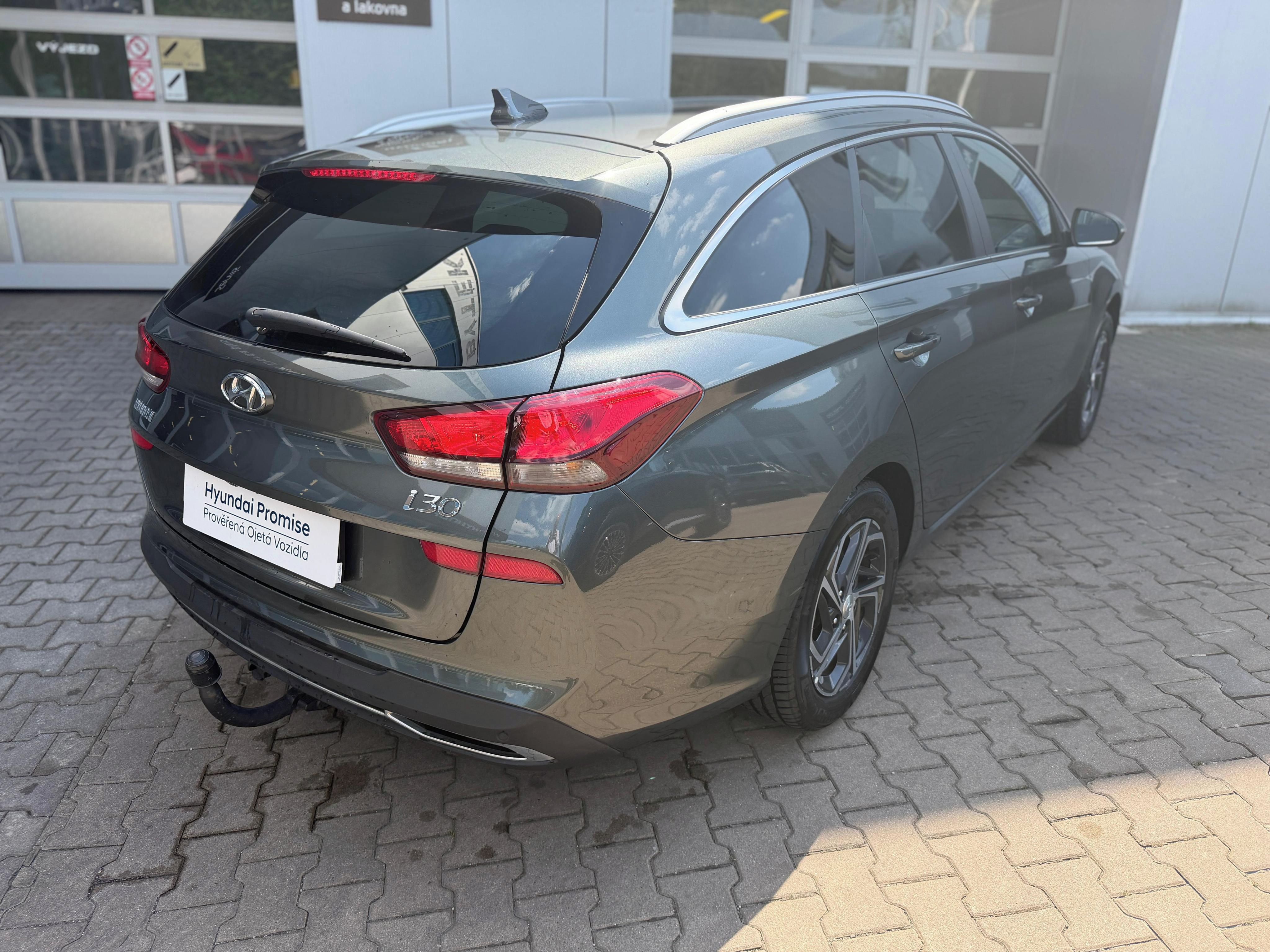 Hyundai i30, 1.5 81kW Smart navigace TZ - fotka 2