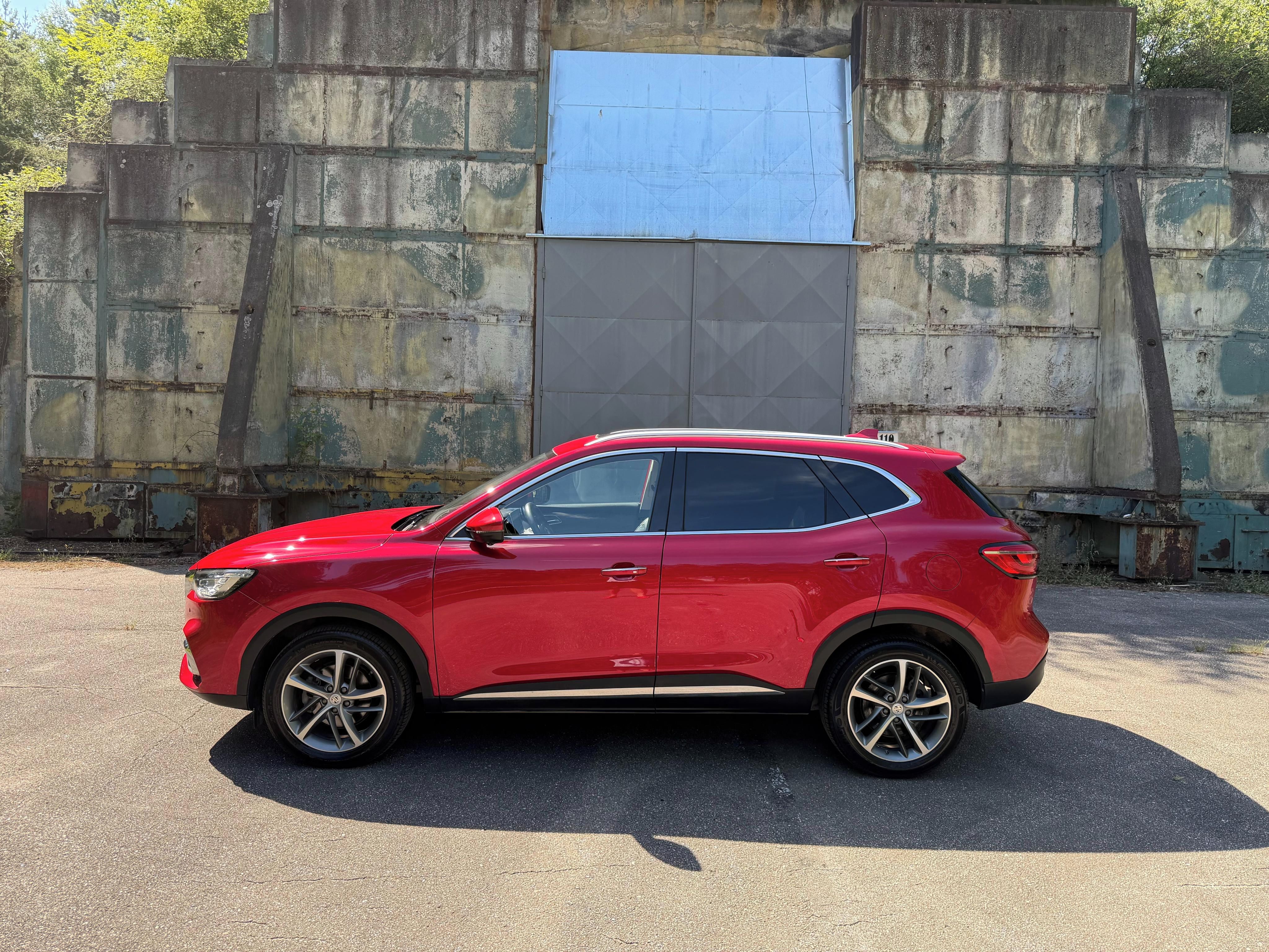 MG eHS, 1.5 T PHEV Exclusive 190kW Aut - fotka 5