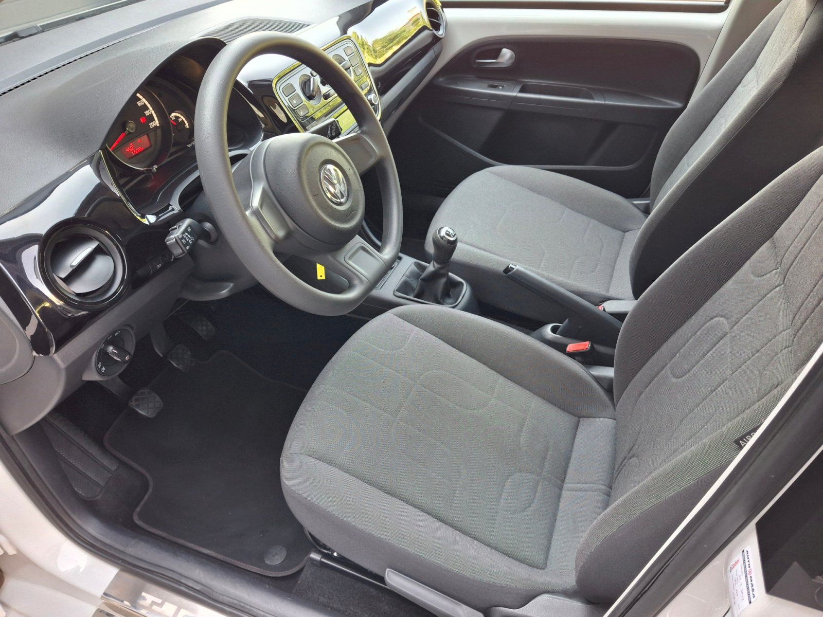 Volkswagen Up!, Move 1,0MPi 44kW - fotka 6