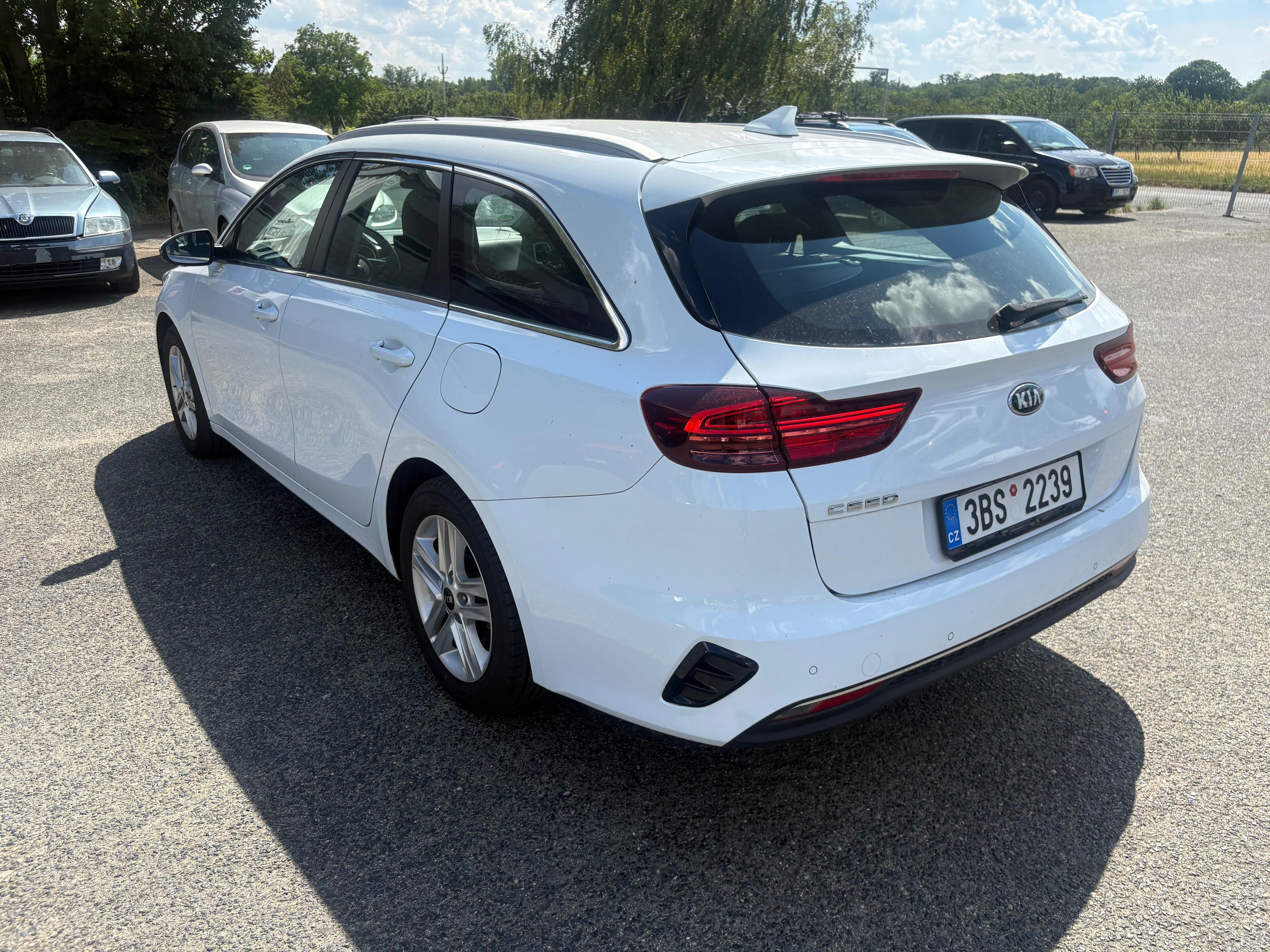 Kia Cee´d, Výbava , servis kia , stav - fotka 4