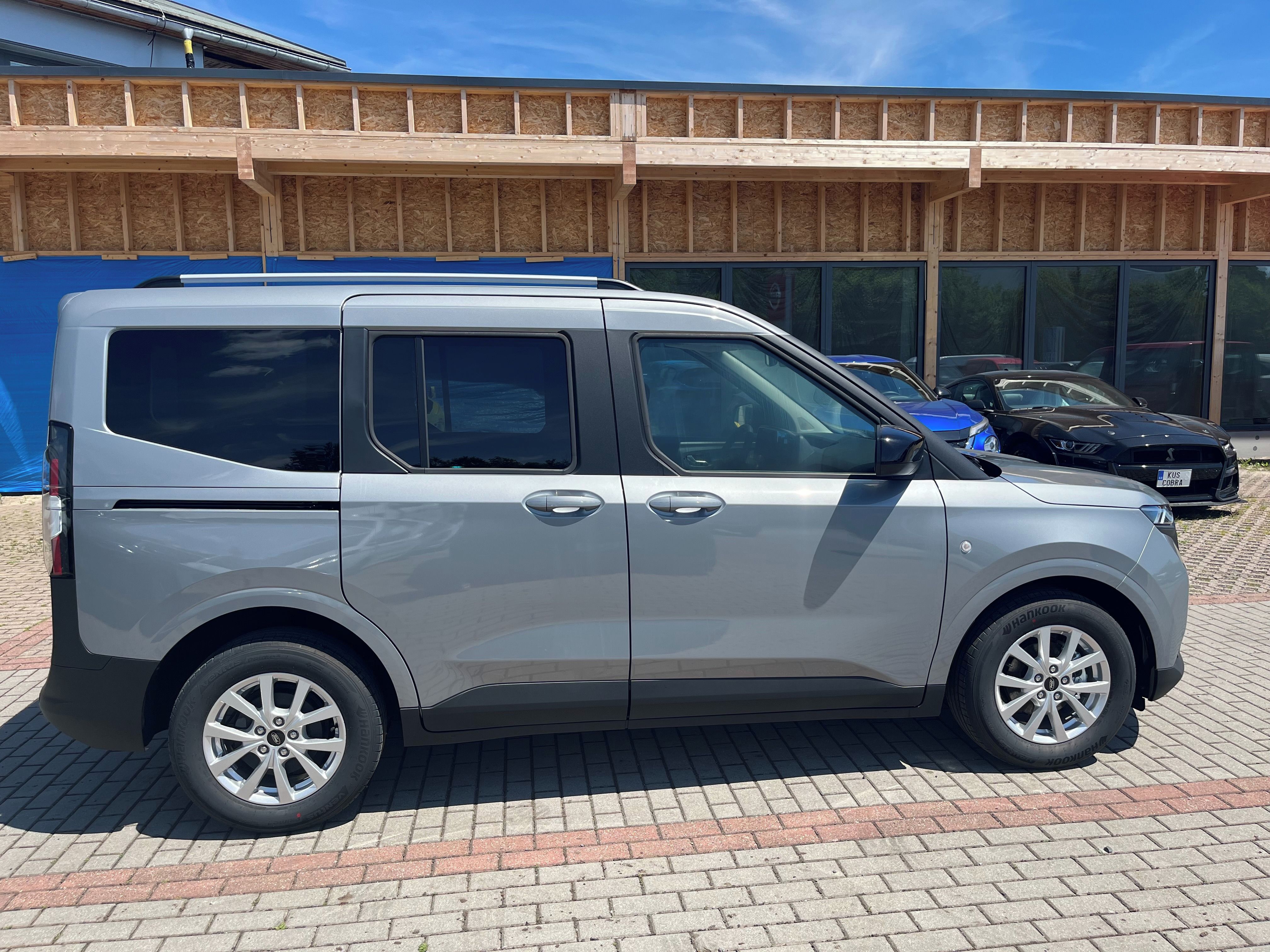 Ford Tourneo Courier, 1.0 EcoBoost 92 kW Titanium - fotka 6