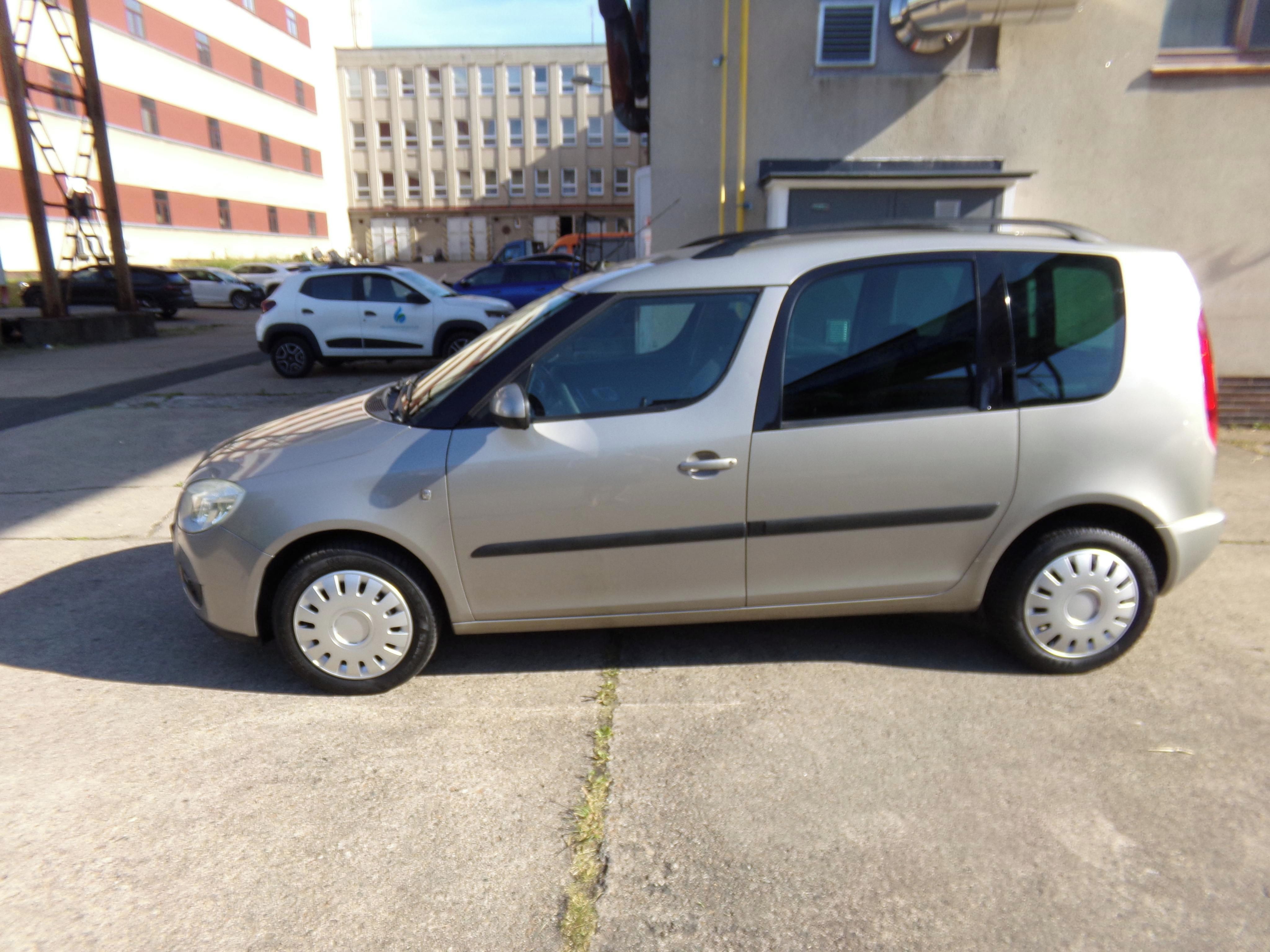 Škoda Roomster, 1.4 16V ELEGANCE - fotka 2