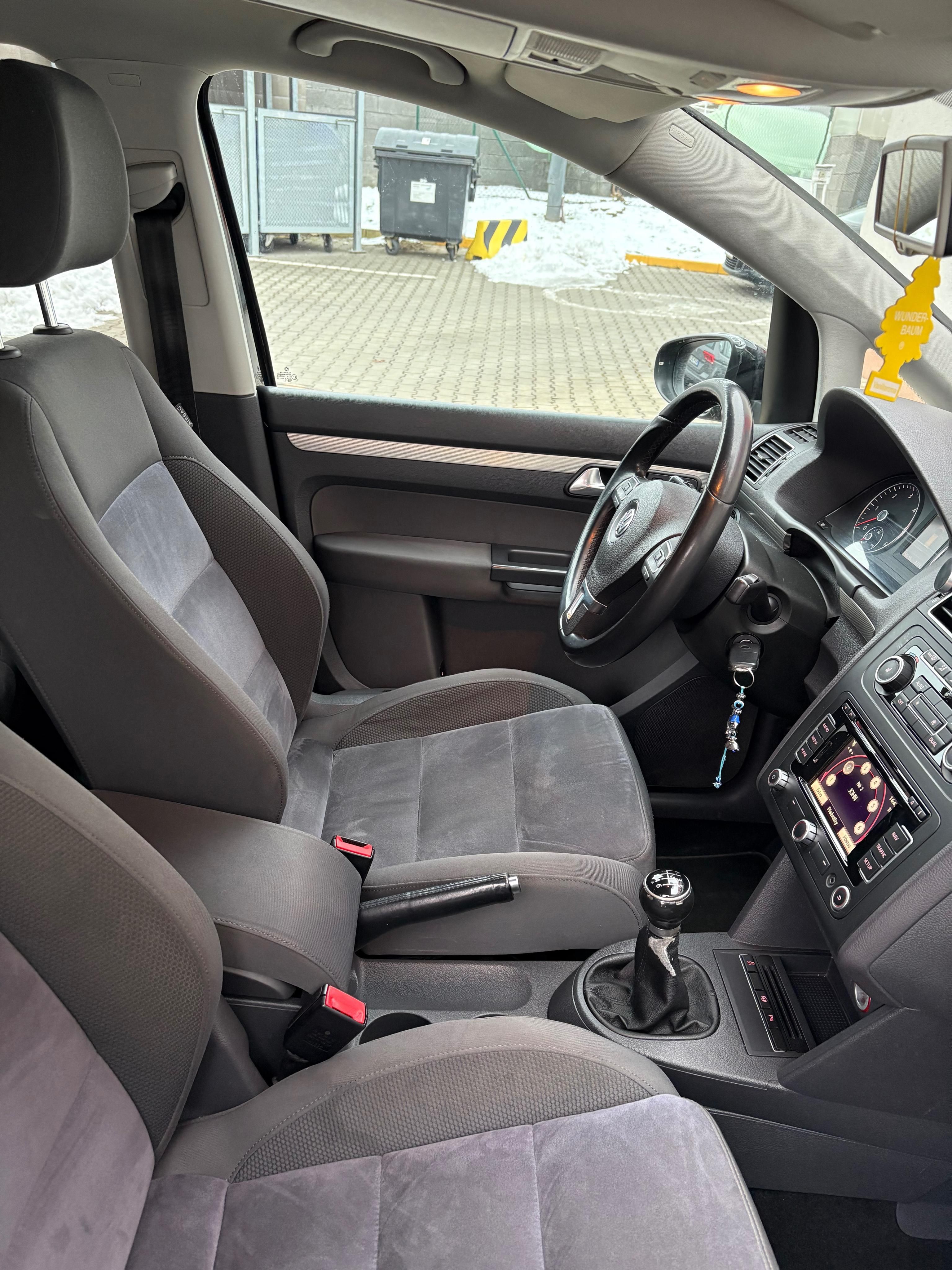 Volkswagen Touran, 2.0 TDI 103 KW - fotka 4